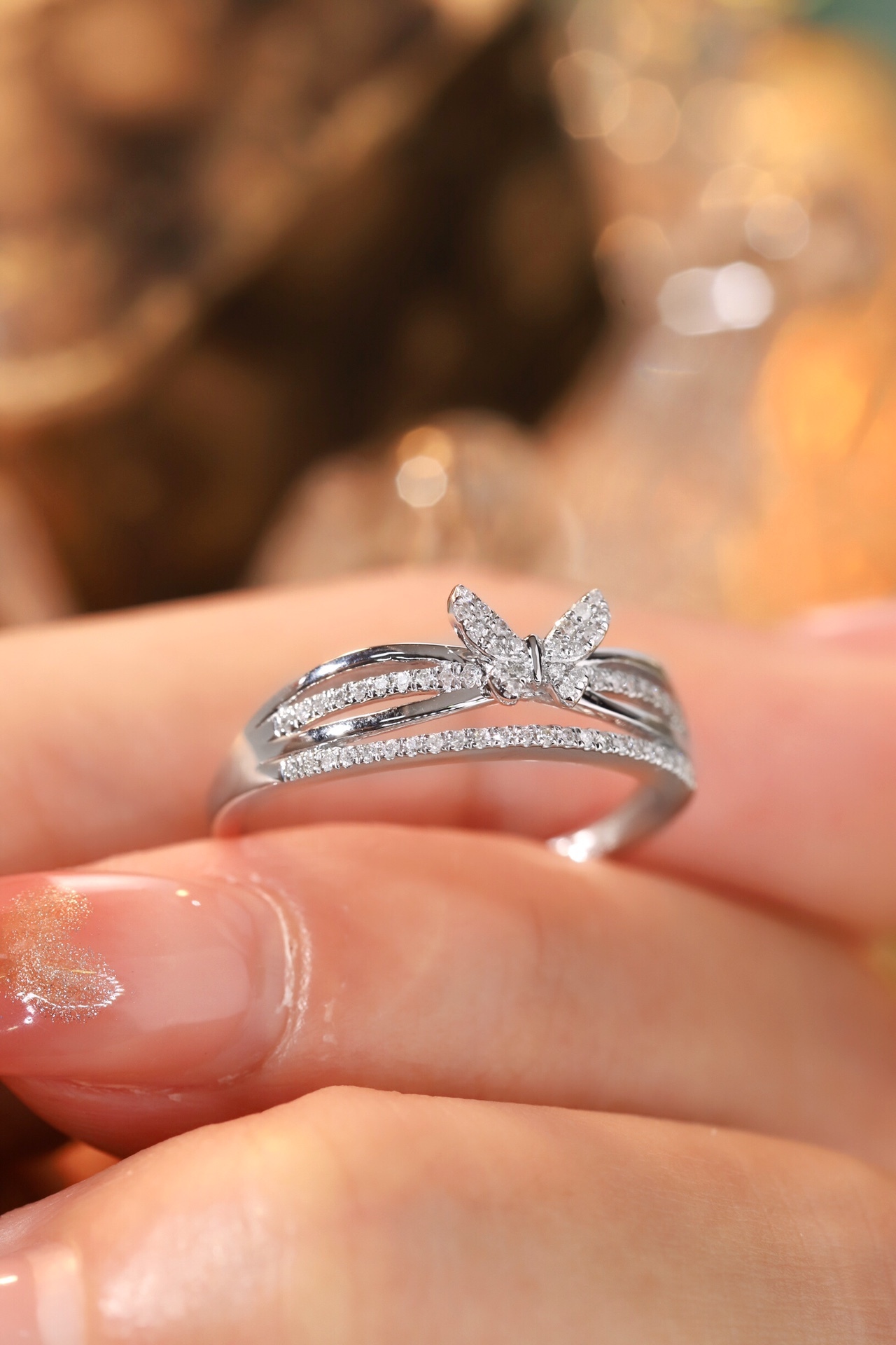 18k Gold Ring, Butterfly Design, Inlaid with 0.15ct Natural Diamond