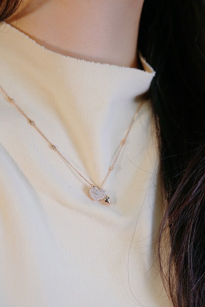 18k Gold Pendant in Heart Shape, Inlaid with 0.33ct Natural Diamond (chain not included)