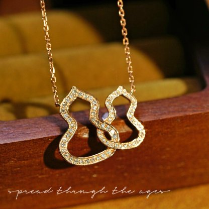 18k Gold Gourd Necklace Set with 0.30ct Natural Diamond