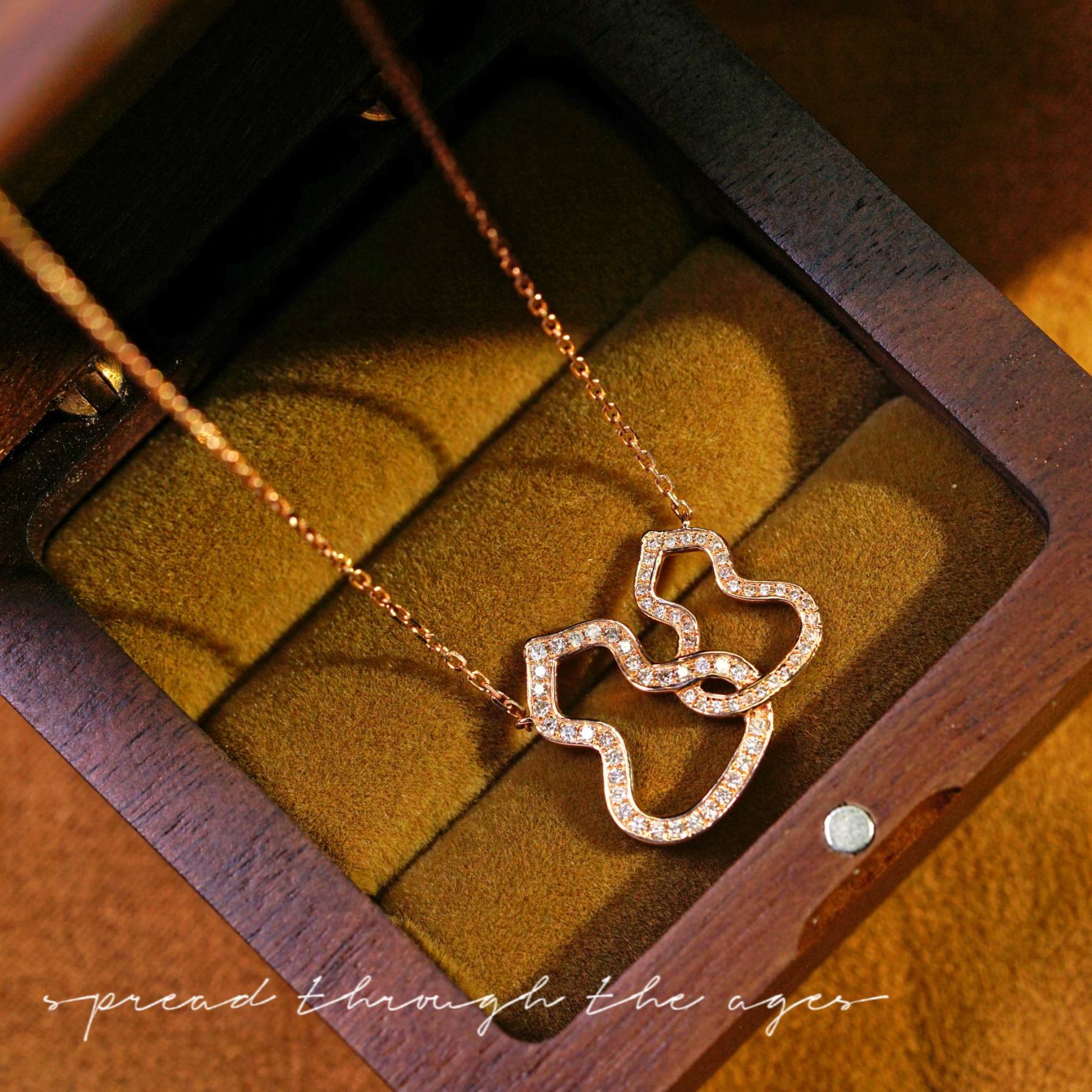 18k Gold Gourd Necklace Set with 0.30ct Natural Diamond