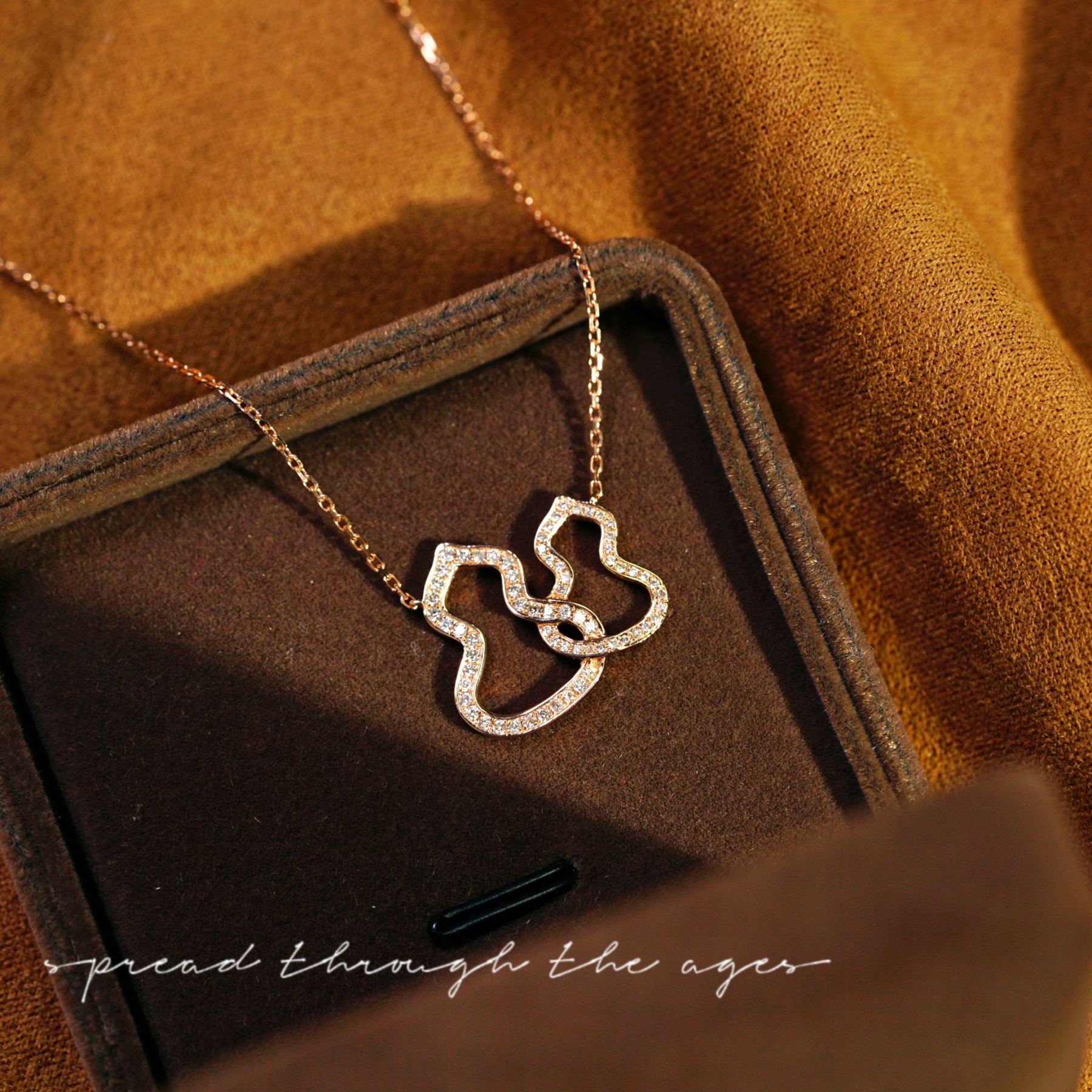 18k Gold Gourd Necklace Set with 0.30ct Natural Diamond