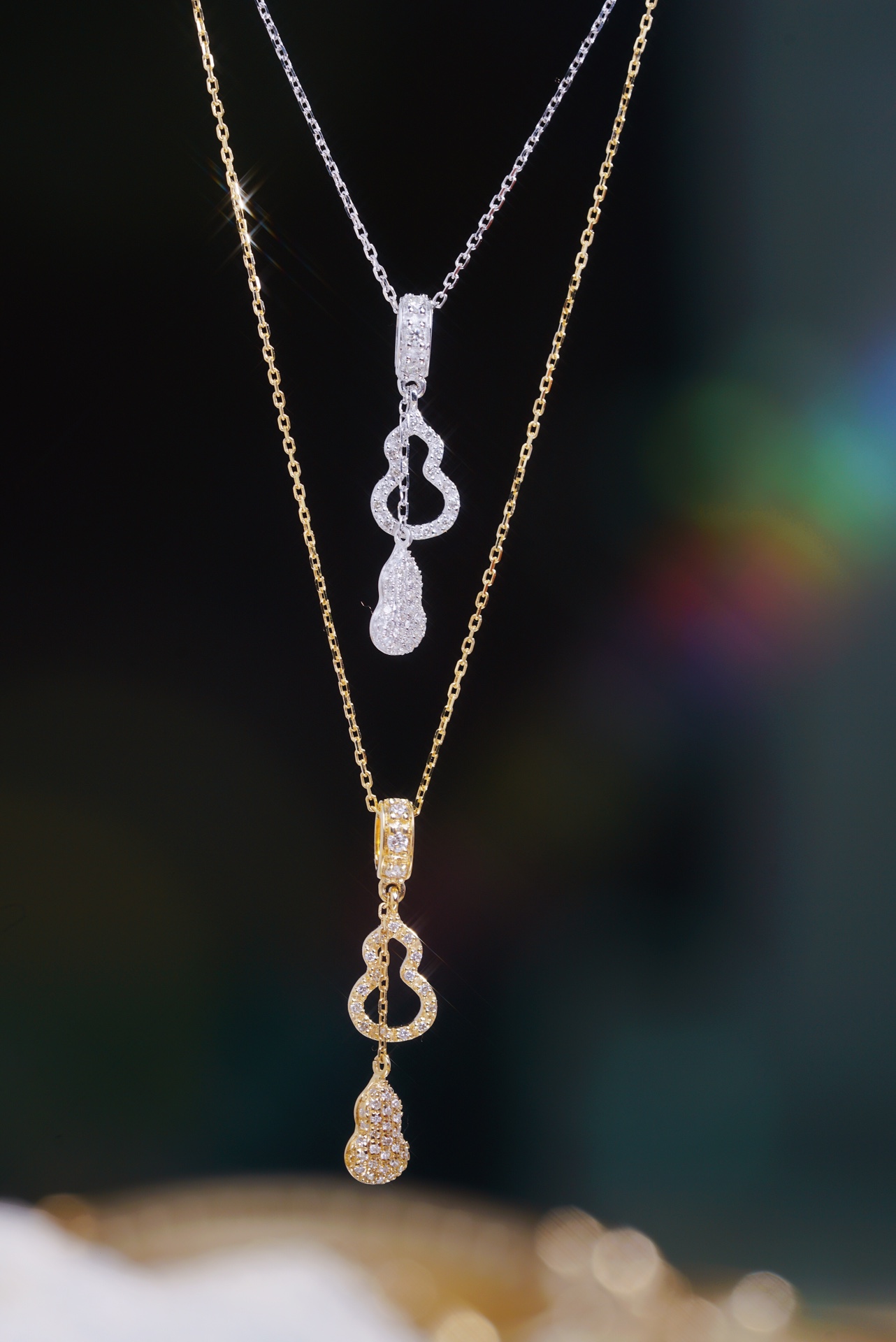 18k Gold Gourd Necklace Set with 0.20ct Natural Diamond