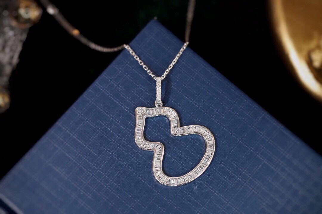 18k Gold Gourd Necklace Set with 0.80ct Natural Diamond