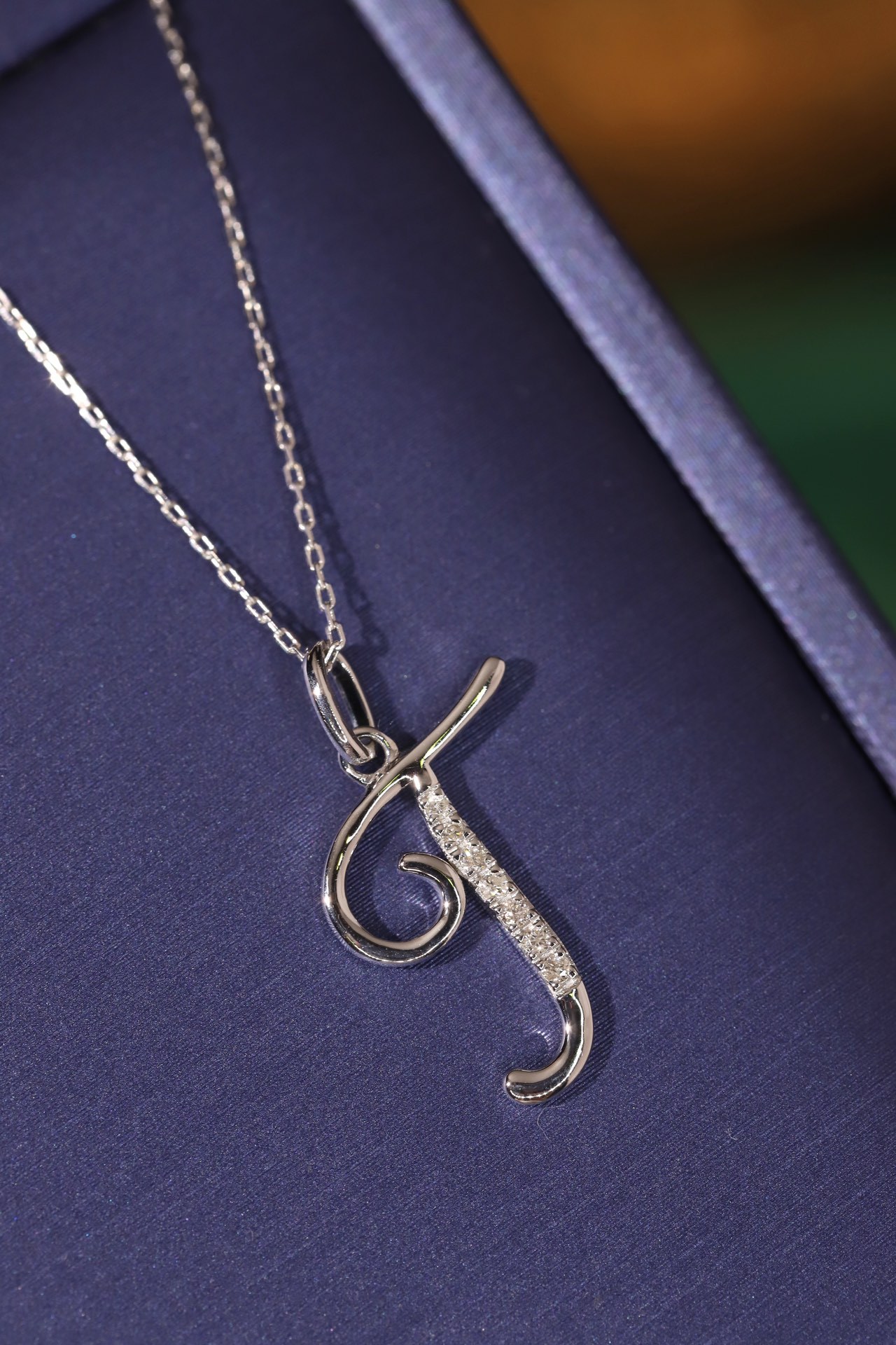 18k Gold Necklace with the Letter "T" Inlaid with 0.05ct Natural Diamond