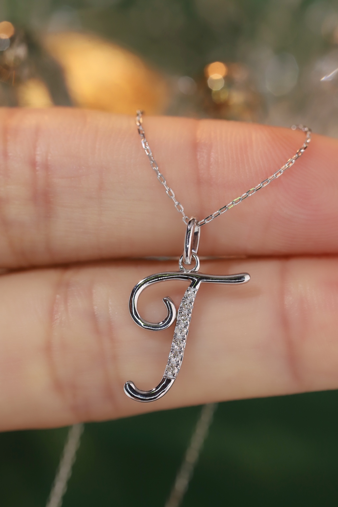 18k Gold Necklace with the Letter "T" Inlaid with 0.05ct Natural Diamond