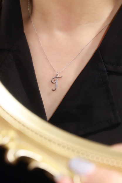 18k Gold Necklace with the Letter "T" Inlaid with 0.05ct Natural Diamond