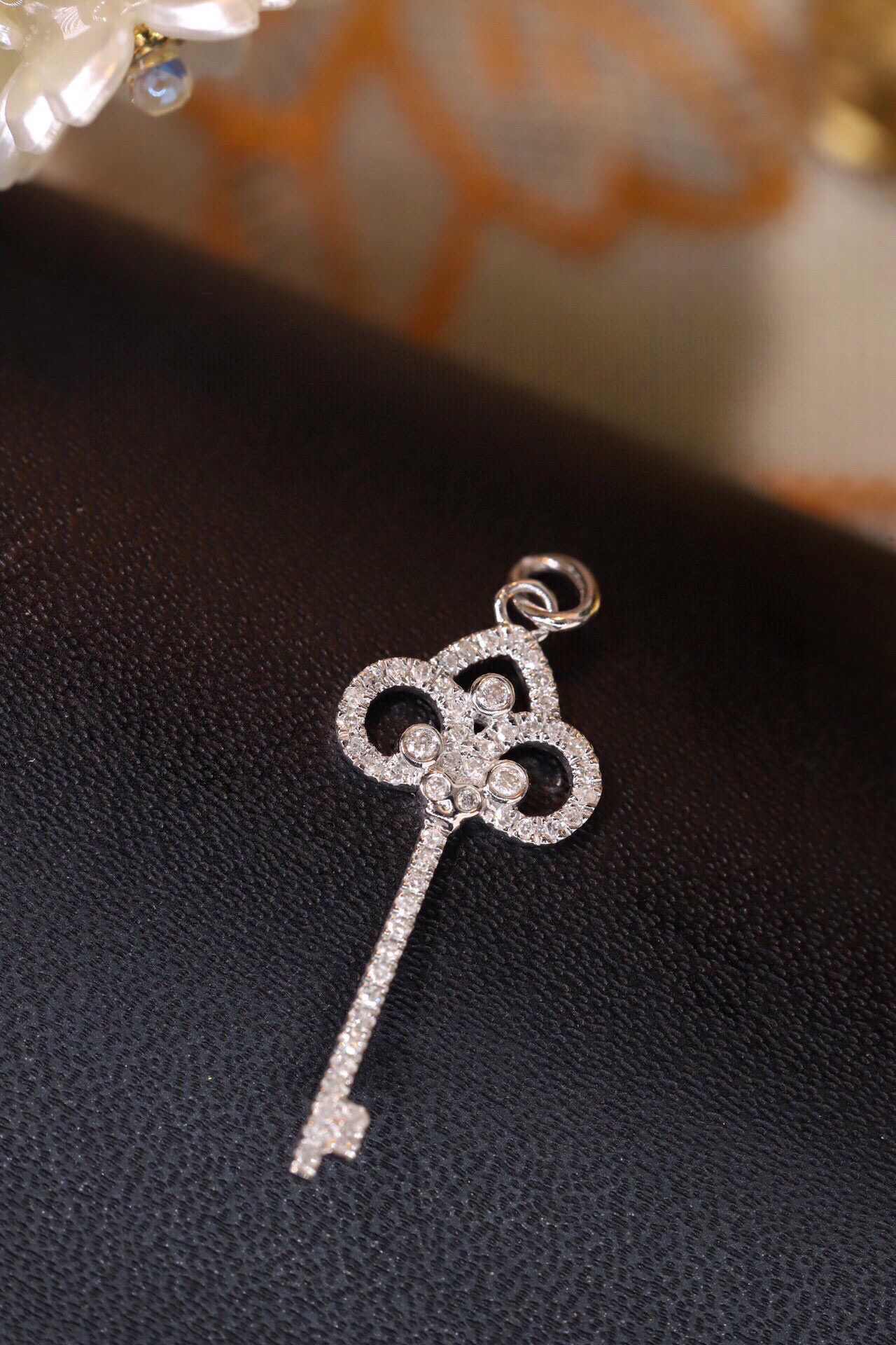 18k Gold Pendant in Key Shape, Inlaid with 0.15ct Natural Diamond (chain not included)
