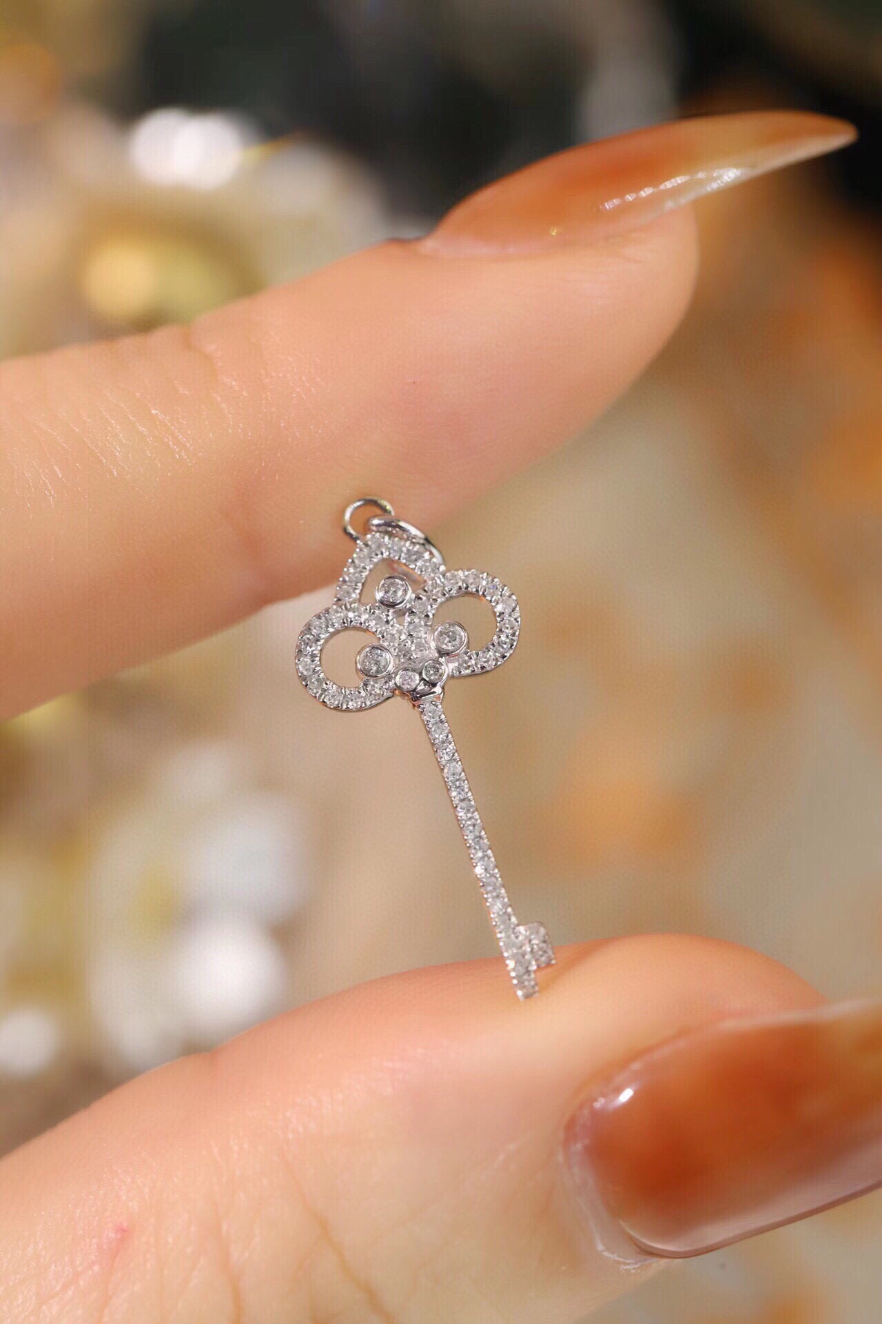 18k Gold Pendant in Key Shape, Inlaid with 0.15ct Natural Diamond (chain not included)