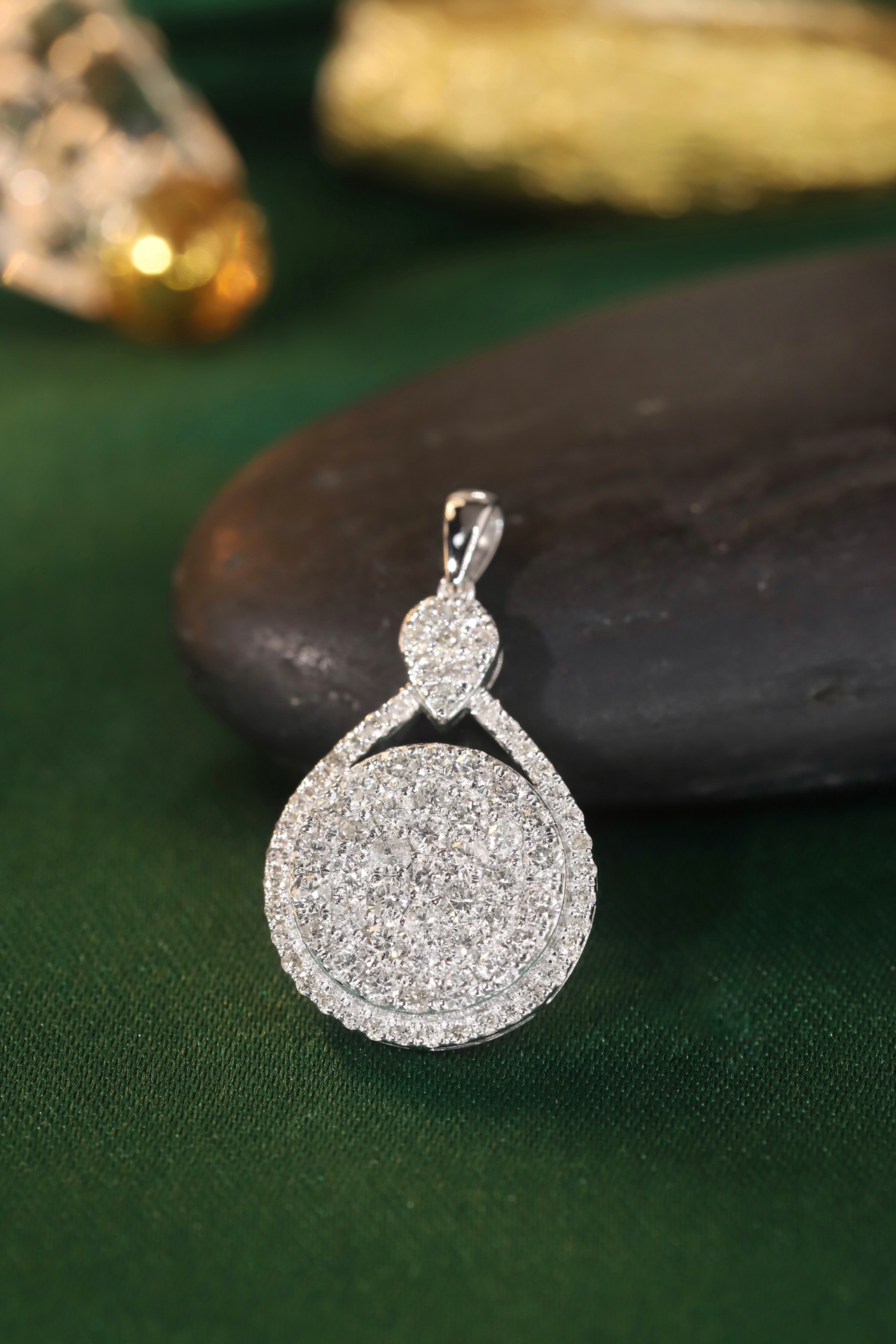 18k Gold with Pendant,  1.0ct Natural Diamond （Does not include chain.）