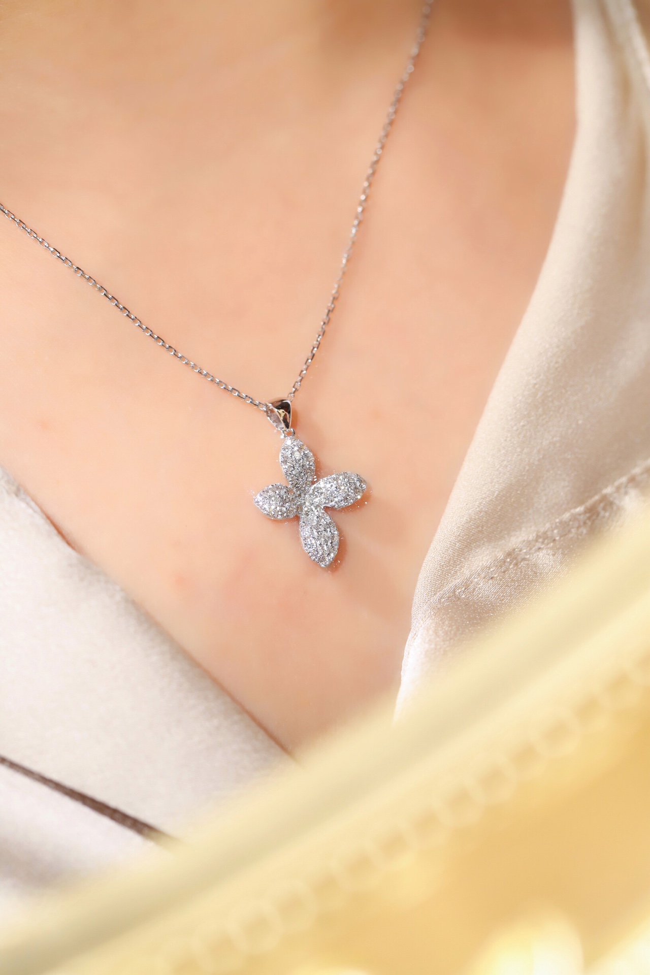 18k Gold Pendant with 0.90ct Natural Diamond（Does not include chain.）