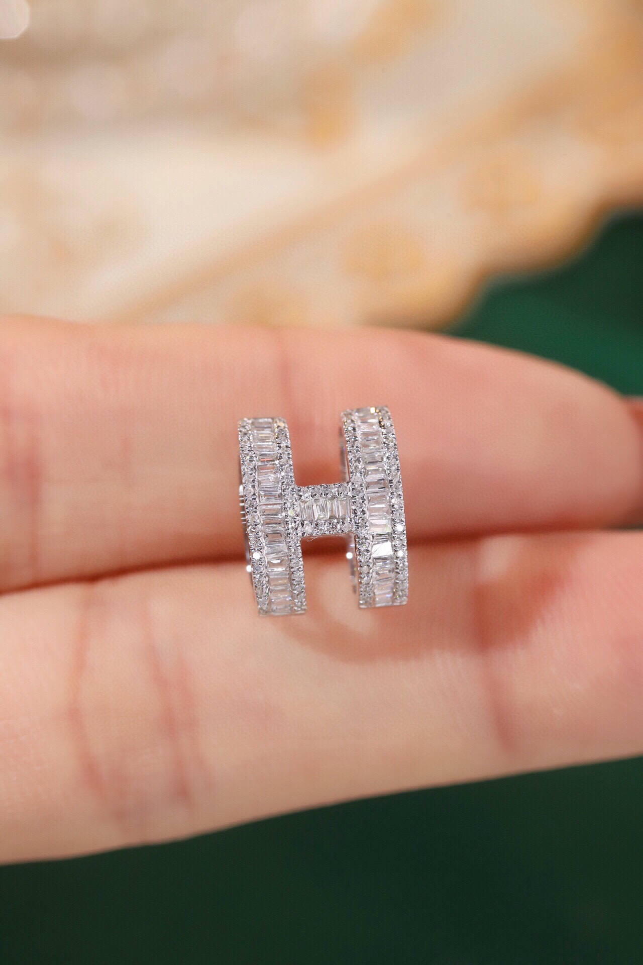 18k Gold Pendant, Flower Design, 0.35ct Diamond (chain not included)