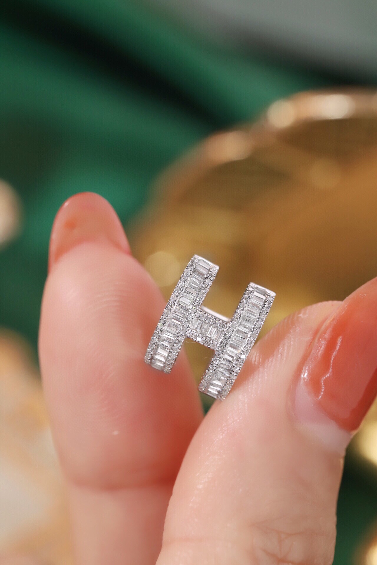 18k Gold Pendant, Flower Design, 0.35ct Diamond (chain not included)