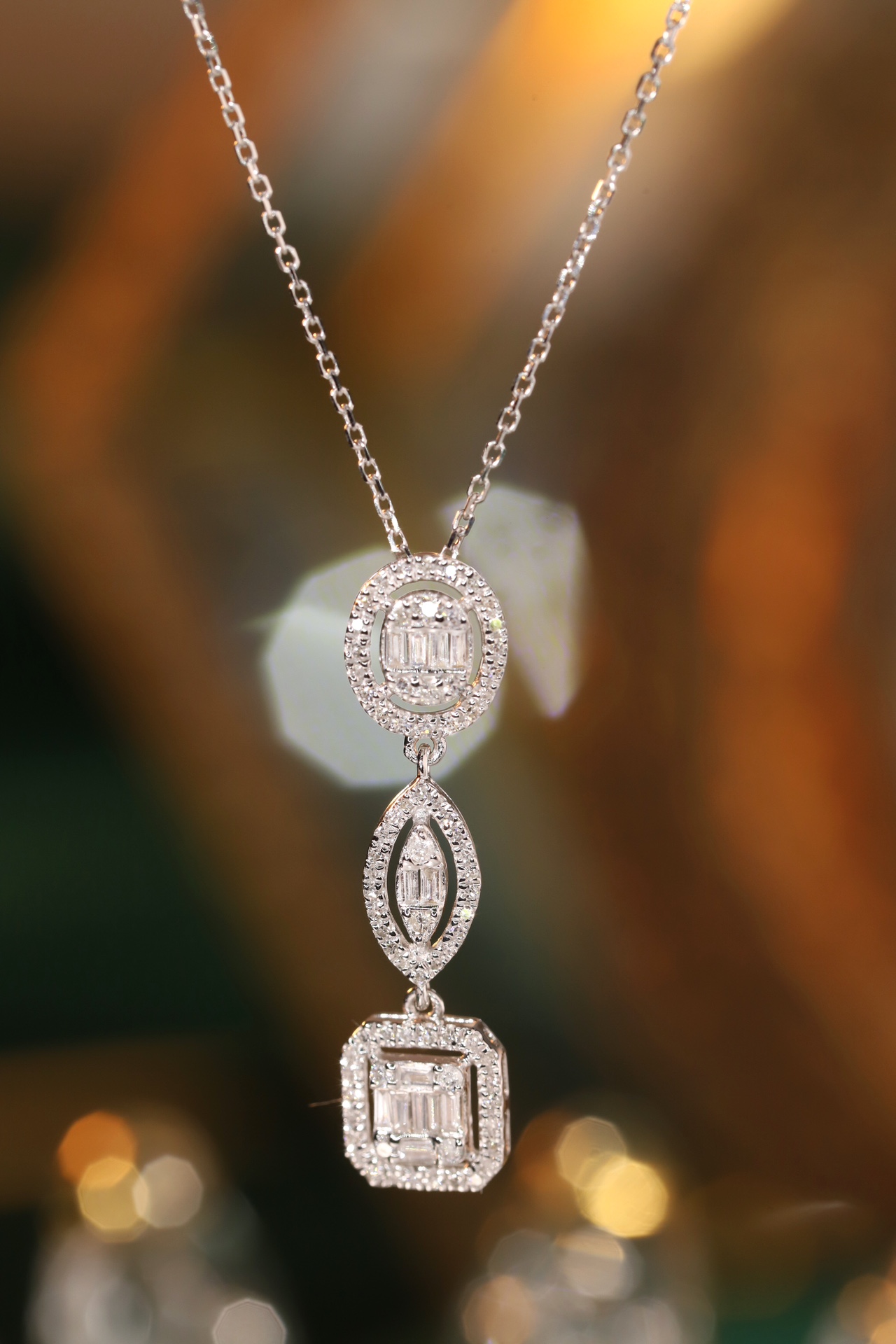 18k Gold Necklace with 0.38ct Natural Diamond