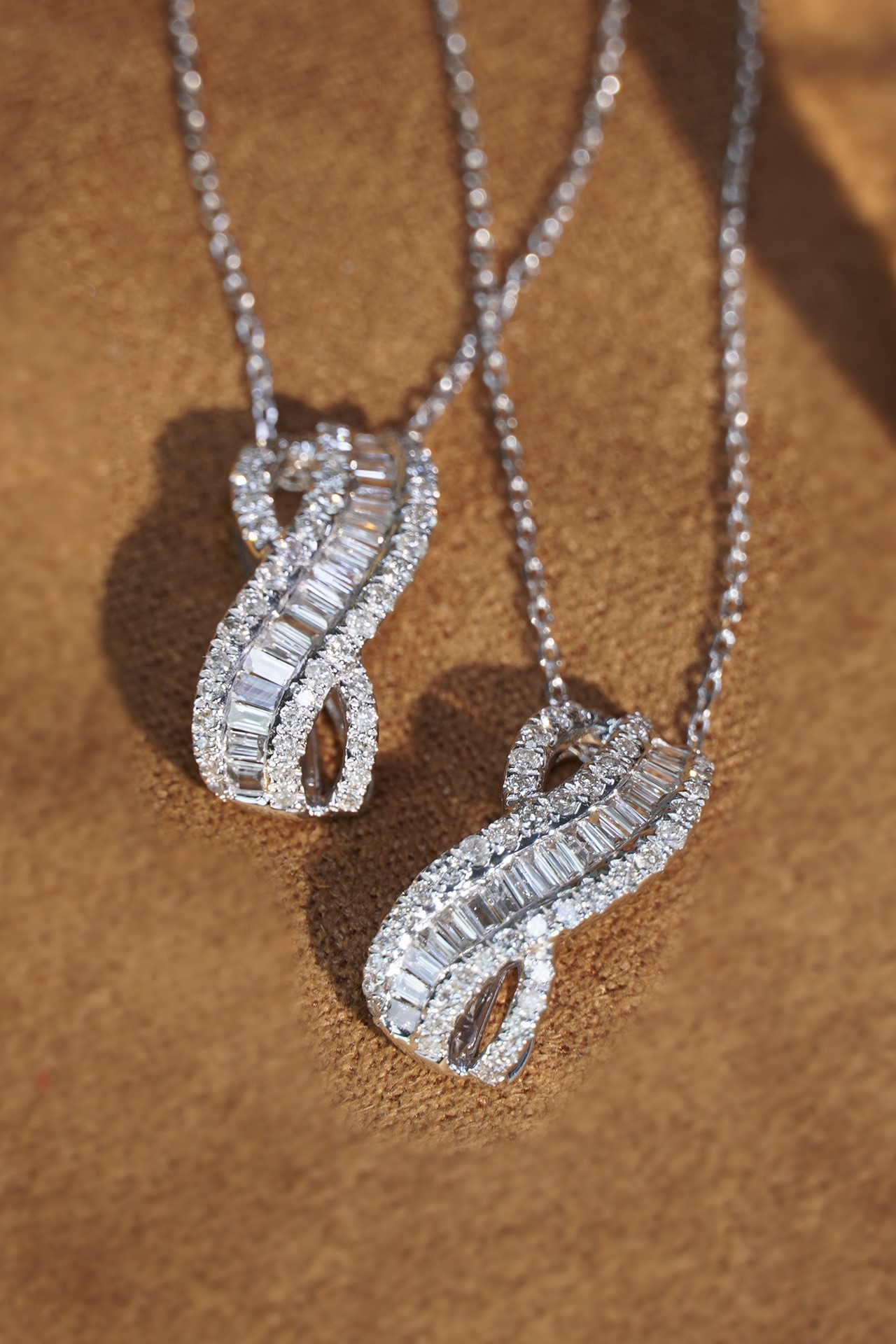 18k Gold Necklace with 0.40ct Natural Diamond