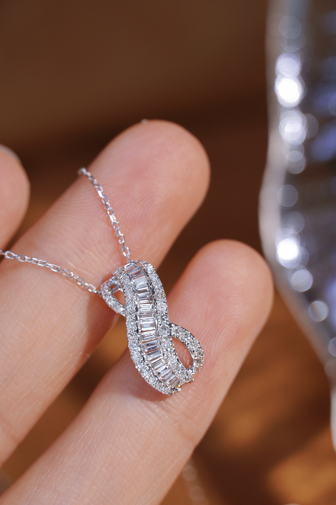 18k Gold Necklace with 0.40ct Natural Diamond