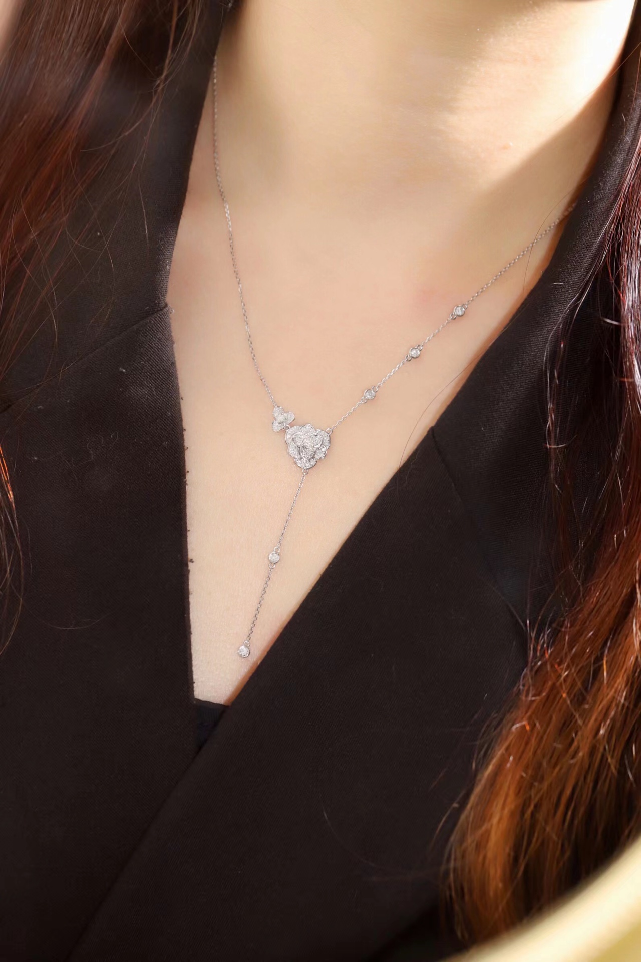 18k Gold Necklace with Flower Design, Natural Diamond 0.60ct