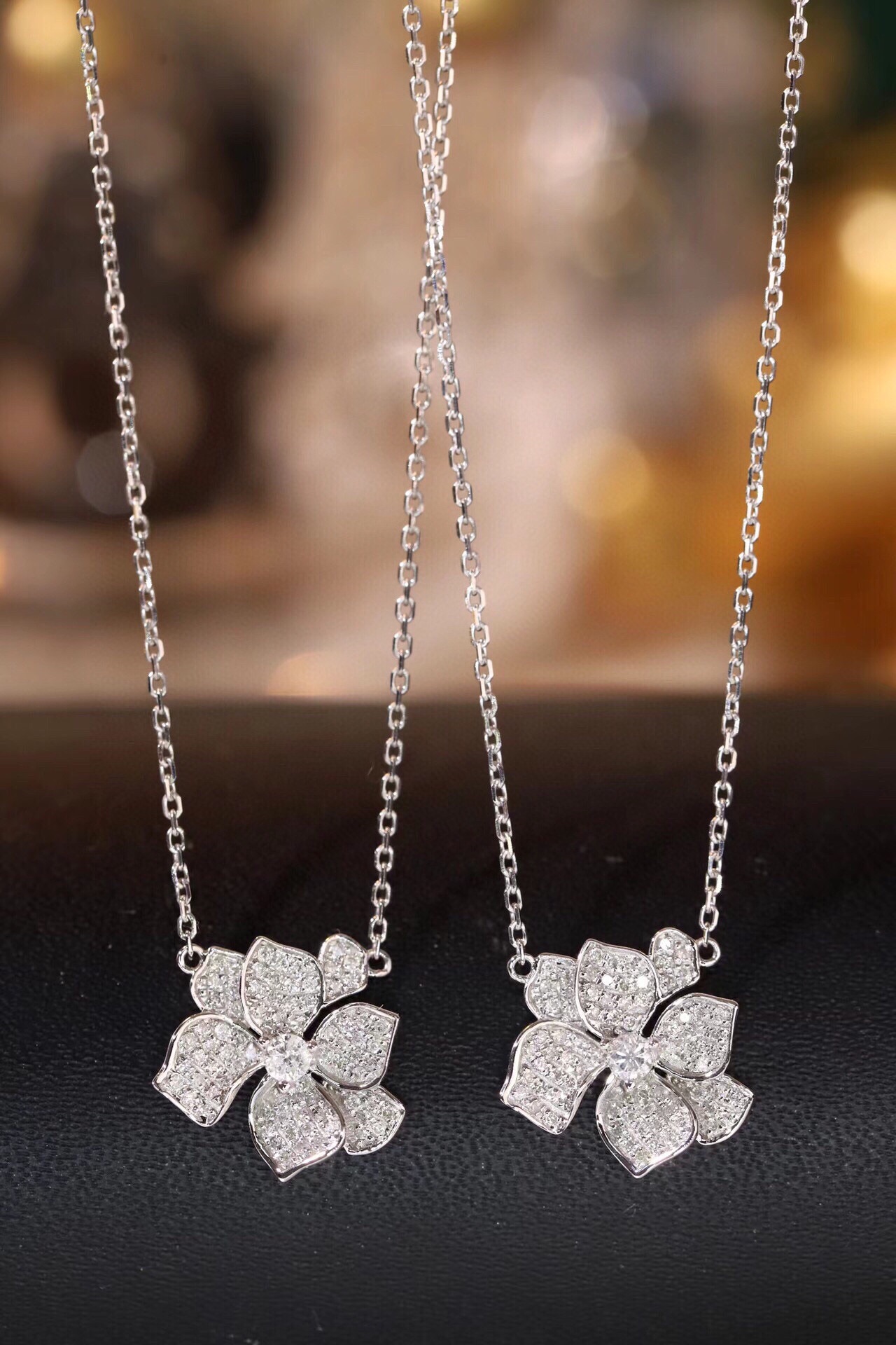 18k Gold Necklace with Flower Design, Natural Diamond 0.30ct