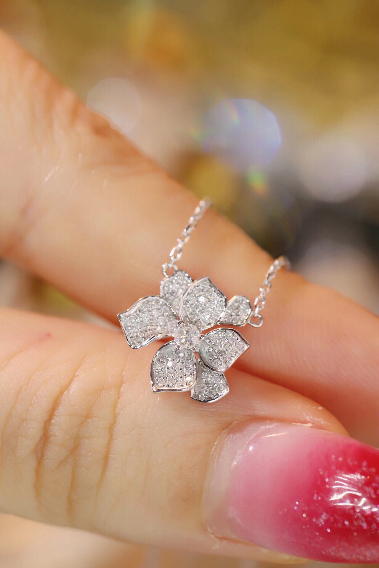 18k Gold Necklace with Flower Design, Natural Diamond 0.30ct