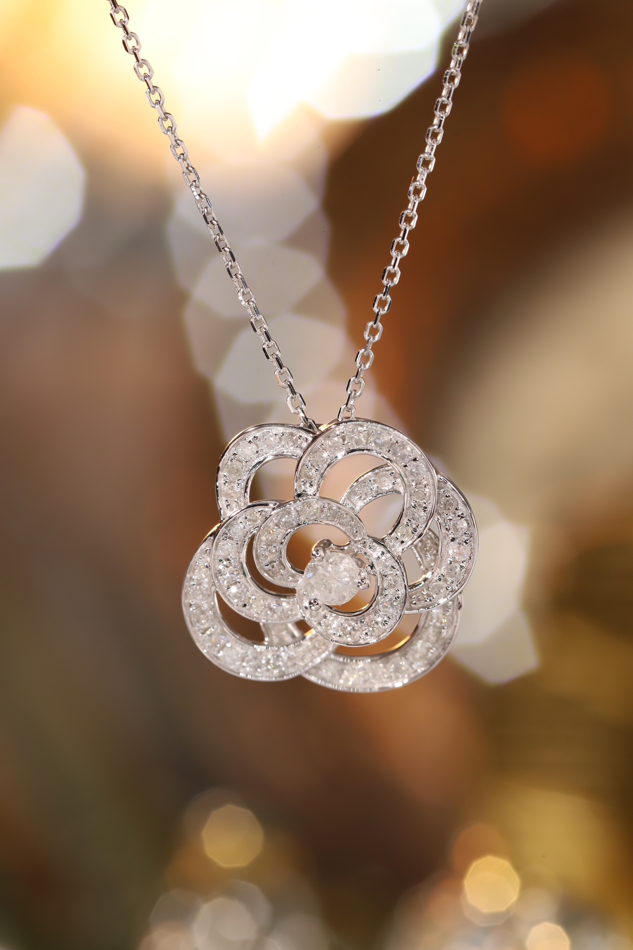 18k Gold Necklace with Flower Design, Natural Diamond 0.65ct