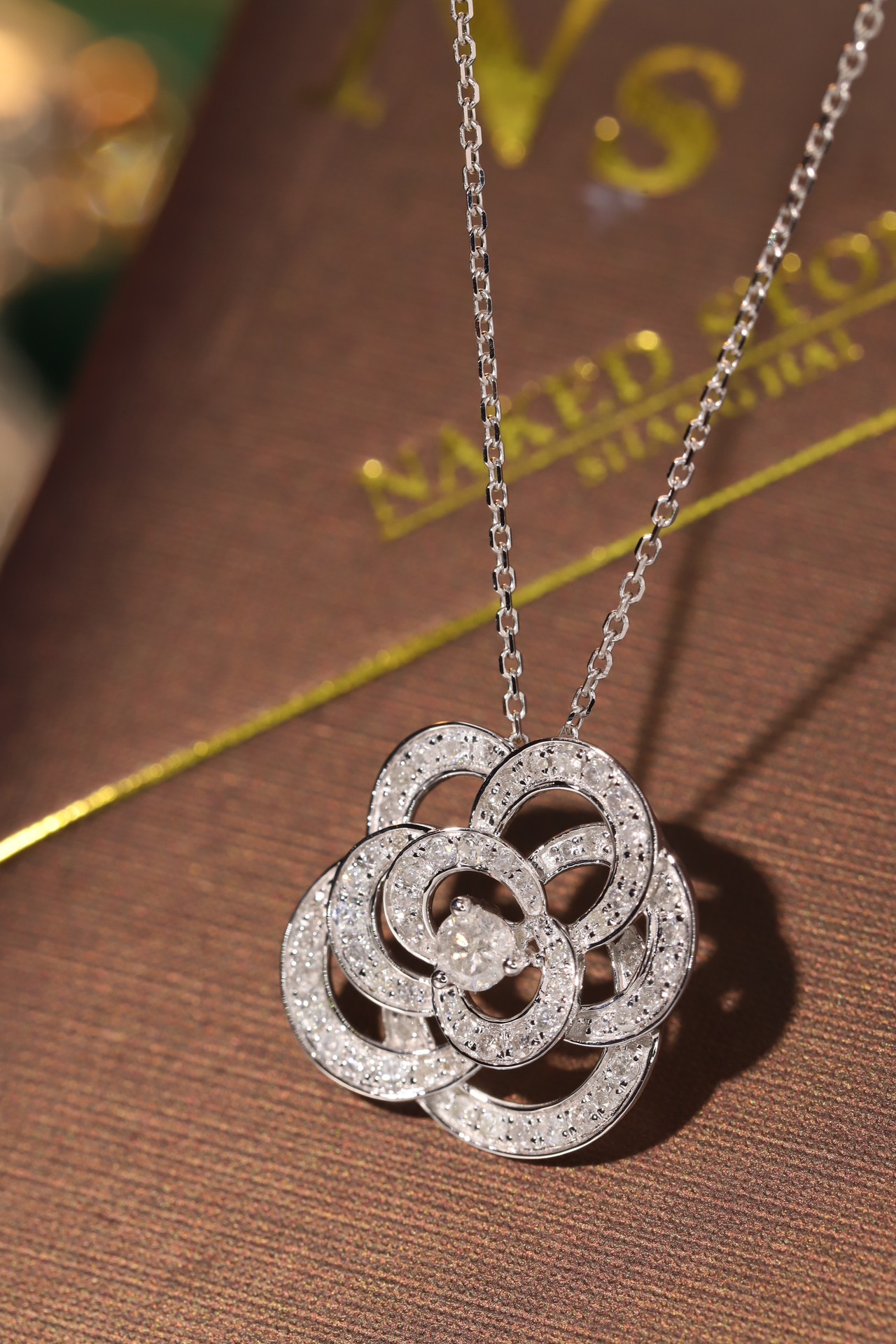 18k Gold Necklace with Flower Design, Natural Diamond 0.65ct
