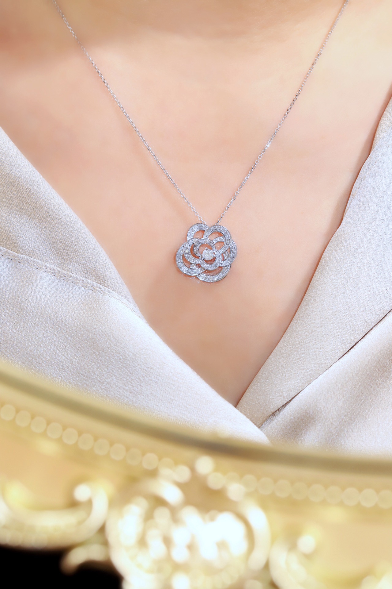 18k Gold Necklace with Flower Design, Natural Diamond 0.65ct