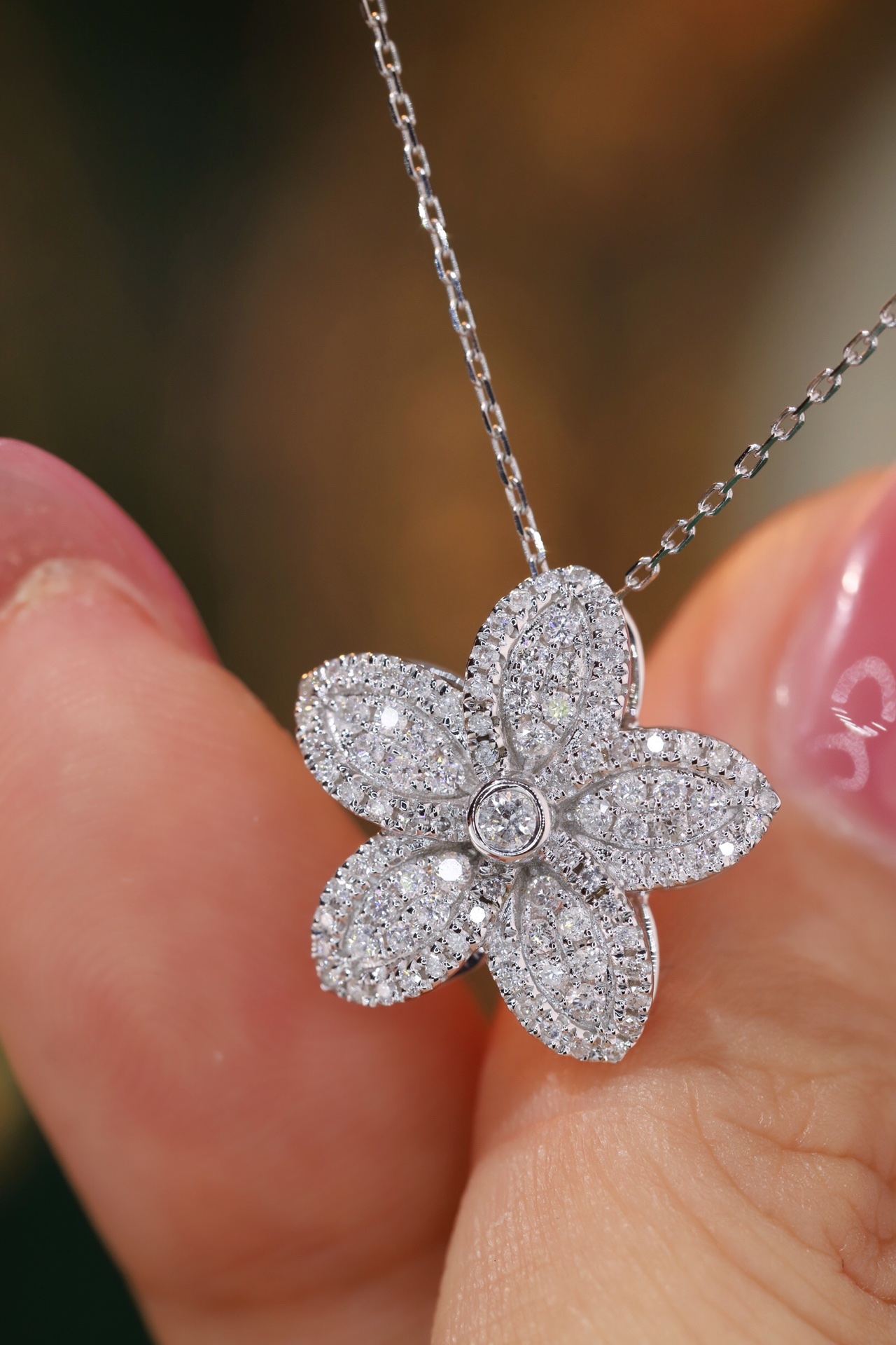 18k Gold Necklace with Flower Design, Natural Diamond 0.55ct