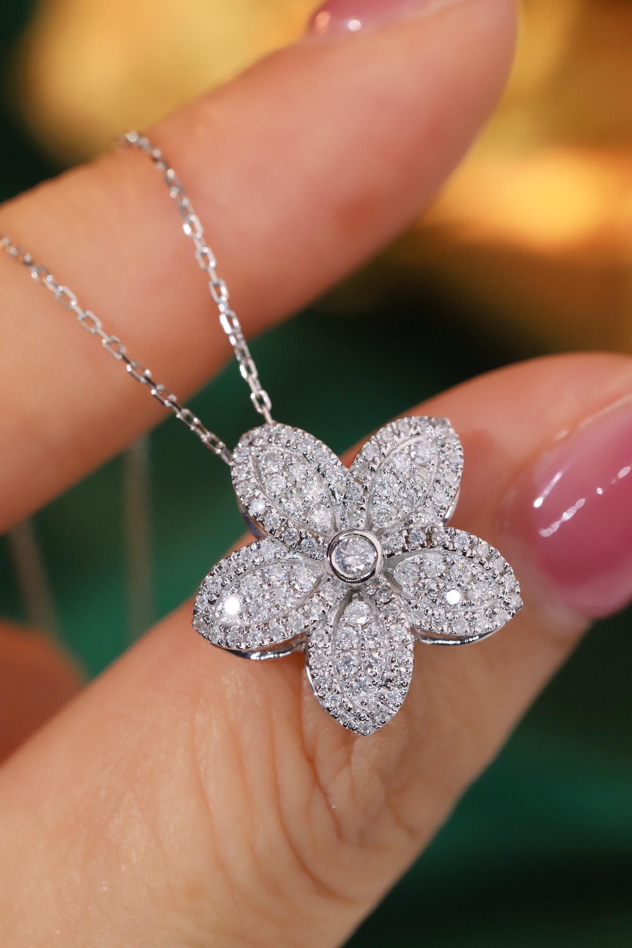 18k Gold Necklace with Flower Design, Natural Diamond 0.55ct