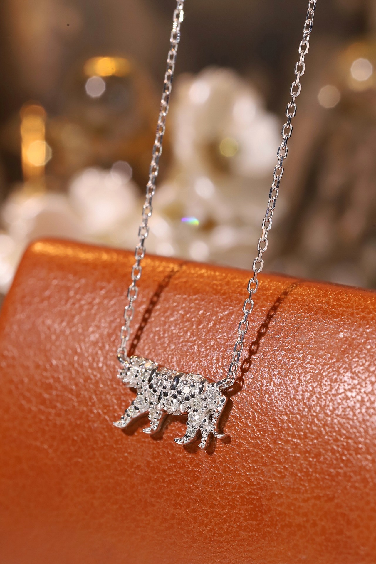 18k Gold Necklace, Chinese Cultural Elements Zodiac Series – Tiger, Natural Diamond 0.15ct Chinese Zodiac