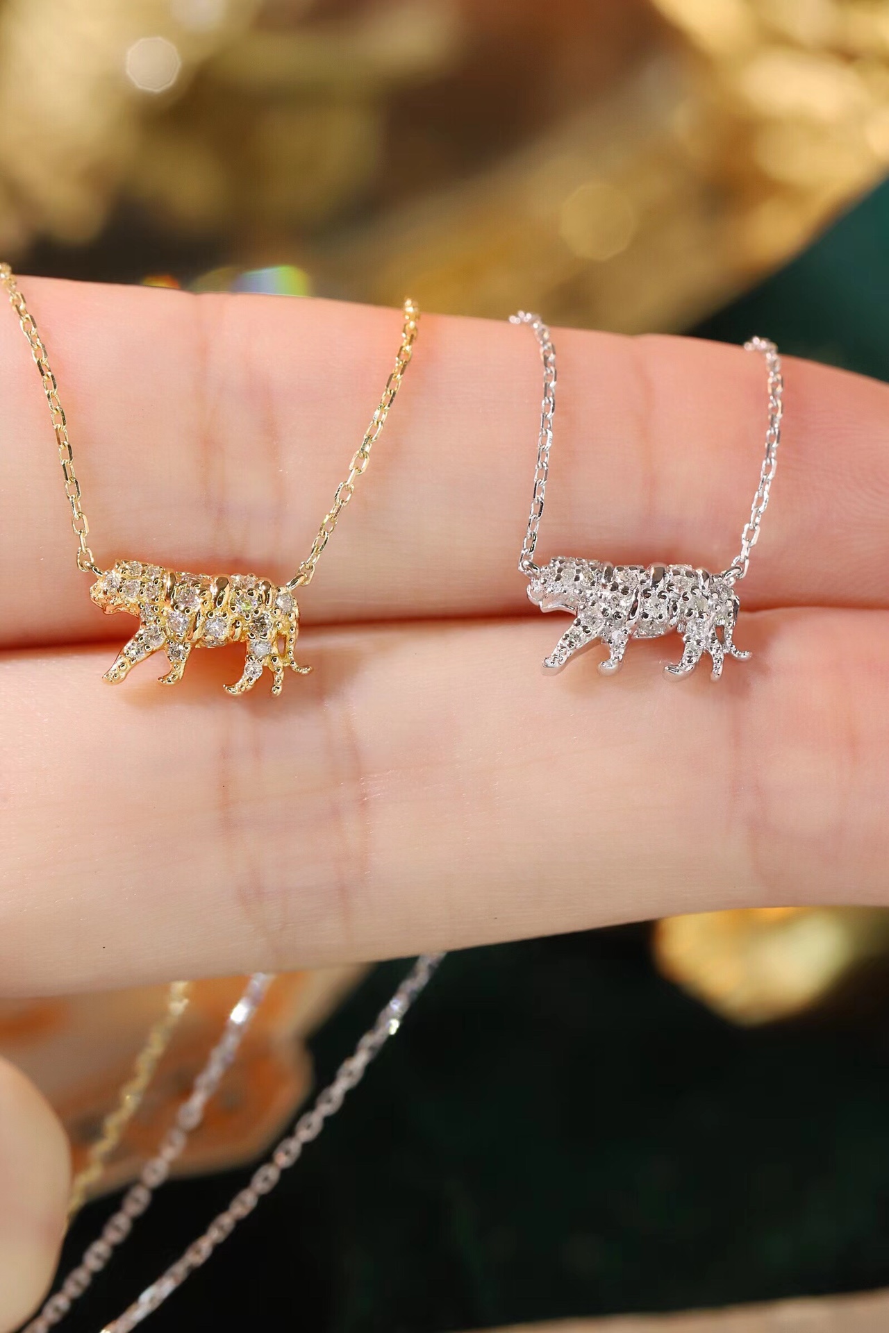 18k Gold Necklace, Chinese Cultural Elements Zodiac Series – Tiger, Natural Diamond 0.15ct Chinese Zodiac