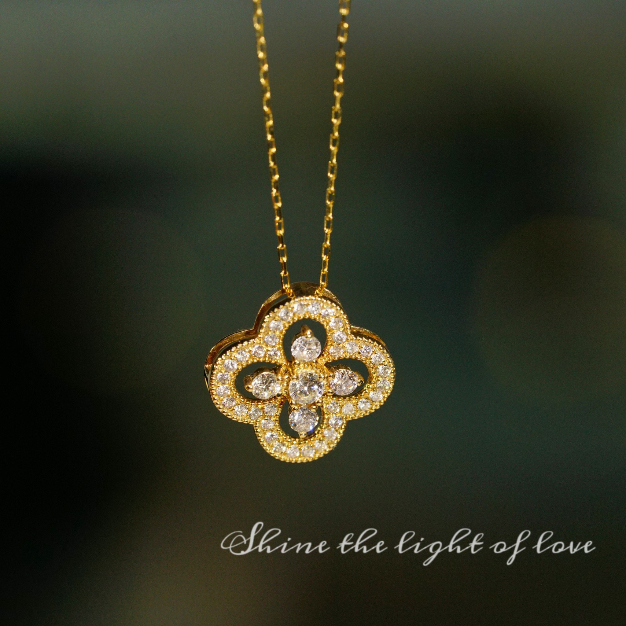 18k gold necklace with clover design, natural diamond 0.50ct