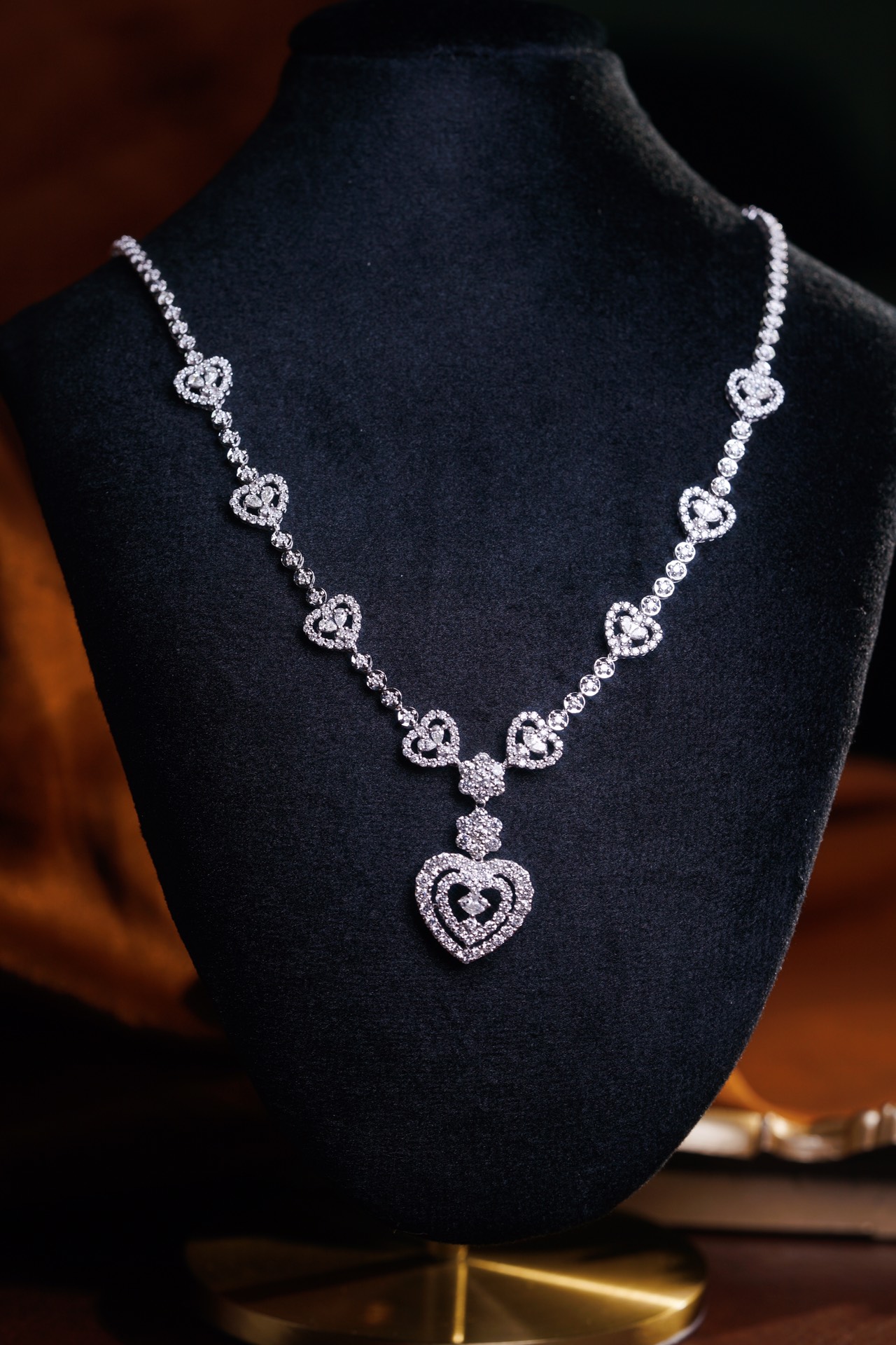 18k Gold Necklace, Luxury Diamond Necklace with Full Circle Setting, Natural Diamonds totaling 5.30ct
