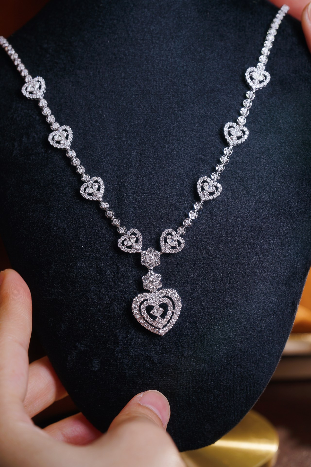 18k Gold Necklace, Luxury Diamond Necklace with Full Circle Setting, Natural Diamonds totaling 5.30ct