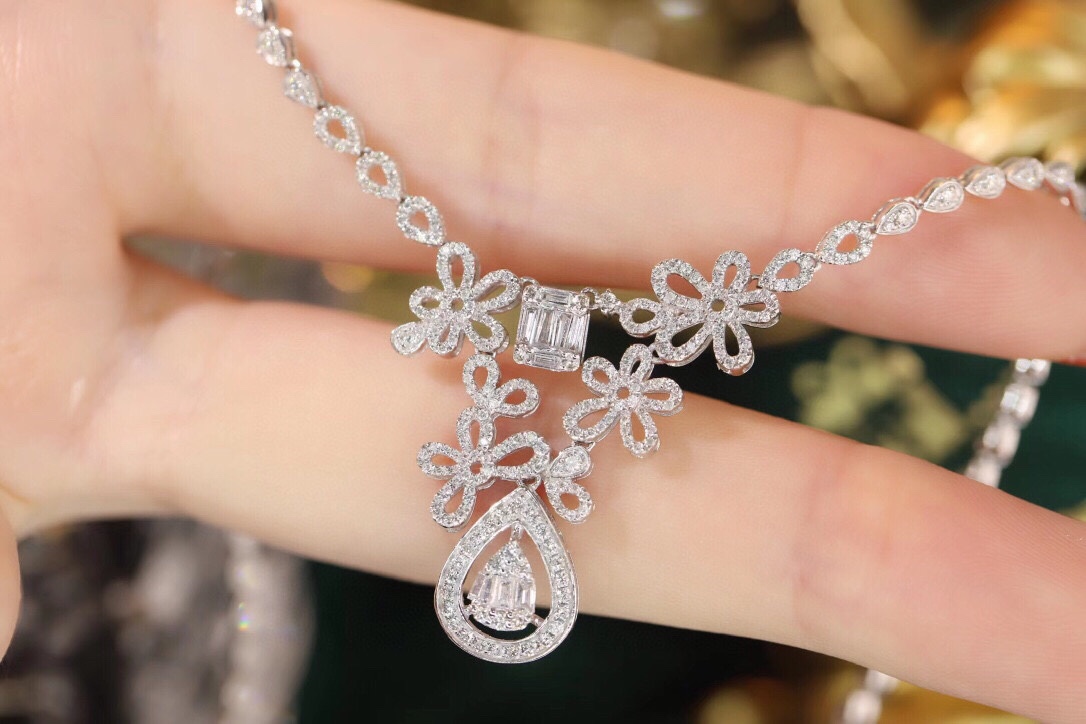 18k Gold Necklace, Luxury Diamond Necklace with Full Circle Setting, Natural Diamonds totaling 2.50ct