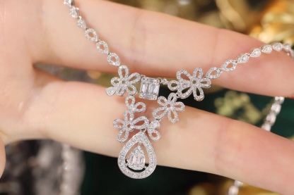 18k Gold Necklace, Luxury Diamond Necklace with Full Circle Setting, Natural Diamonds totaling 2.50ct
