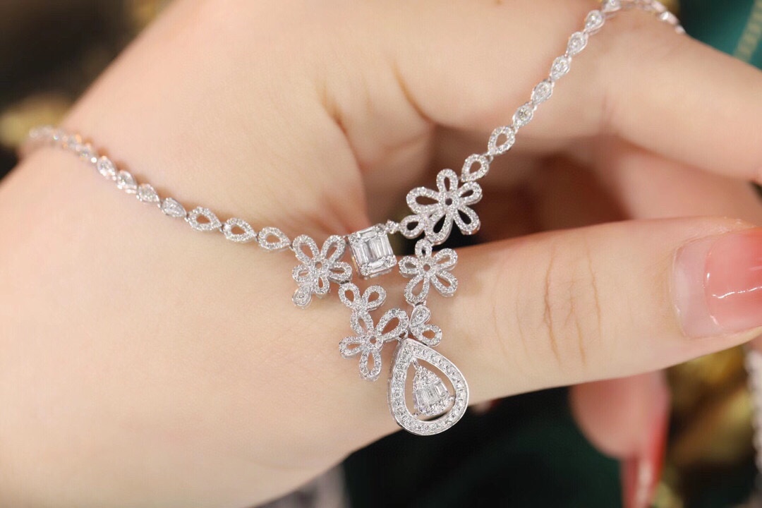 18k Gold Necklace, Luxury Diamond Necklace with Full Circle Setting, Natural Diamonds totaling 2.50ct