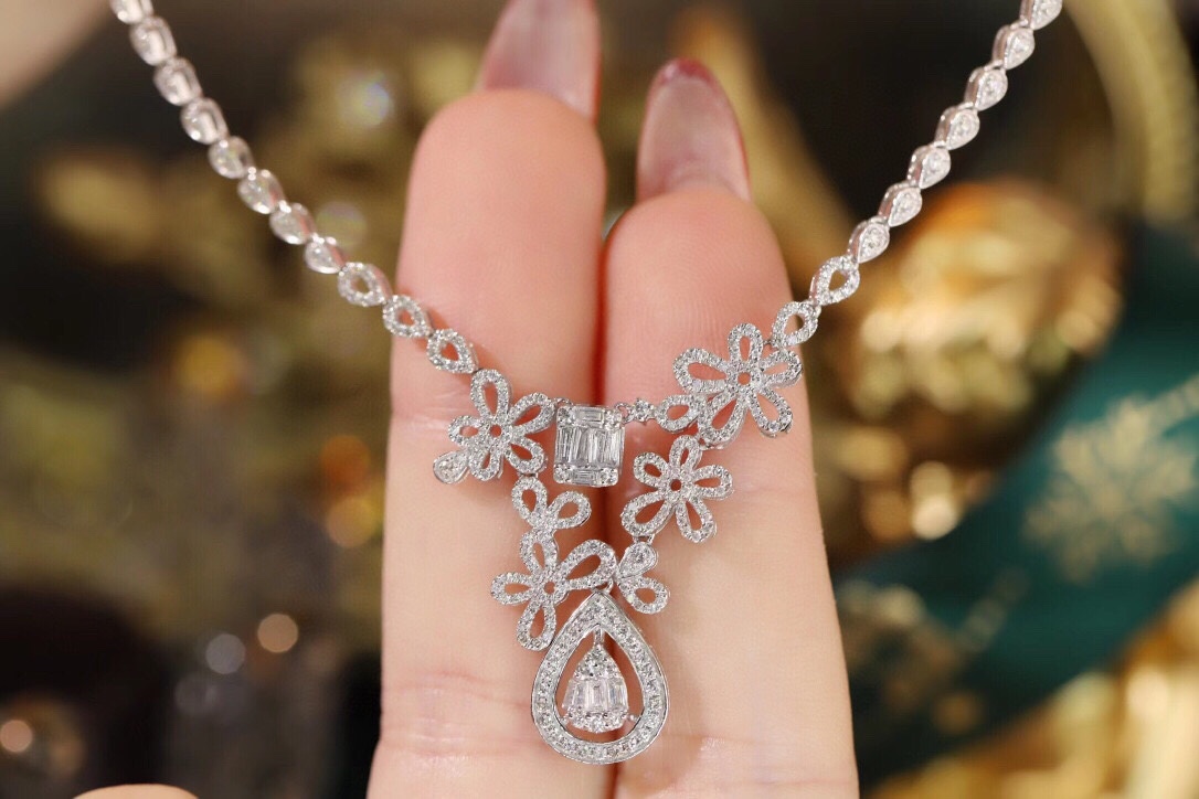 18k Gold Necklace, Luxury Diamond Necklace with Full Circle Setting, Natural Diamonds totaling 2.50ct