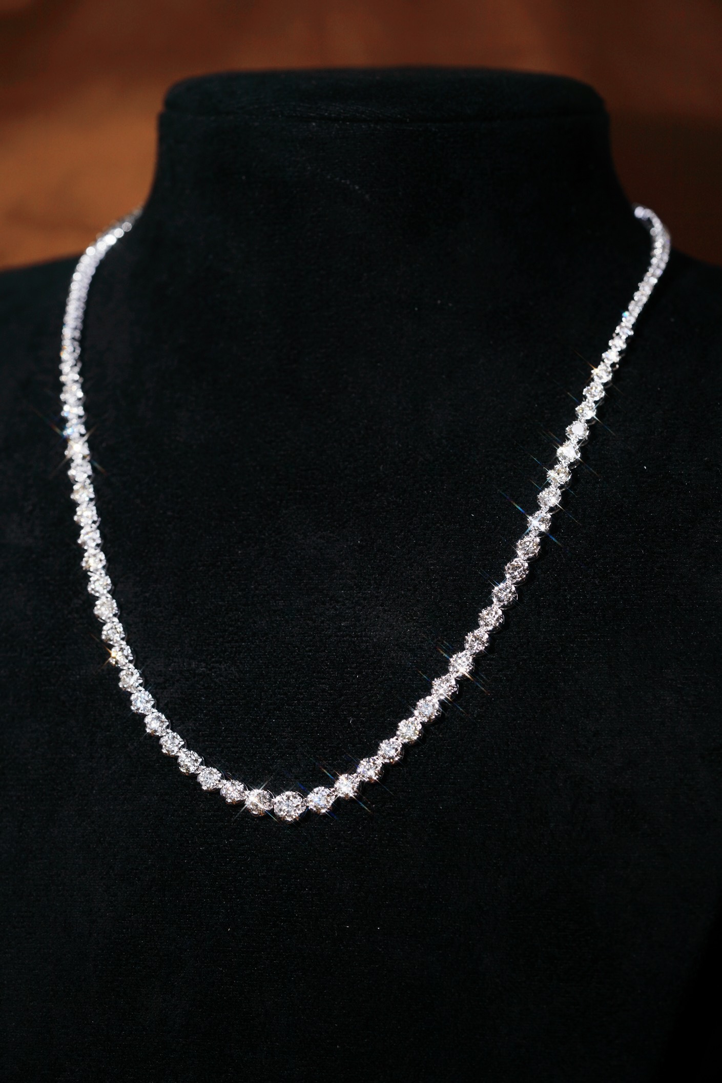 18k Gold Necklace, Luxury Diamond Necklace with Full Circle Setting, Natural Diamonds totaling 7.65ct