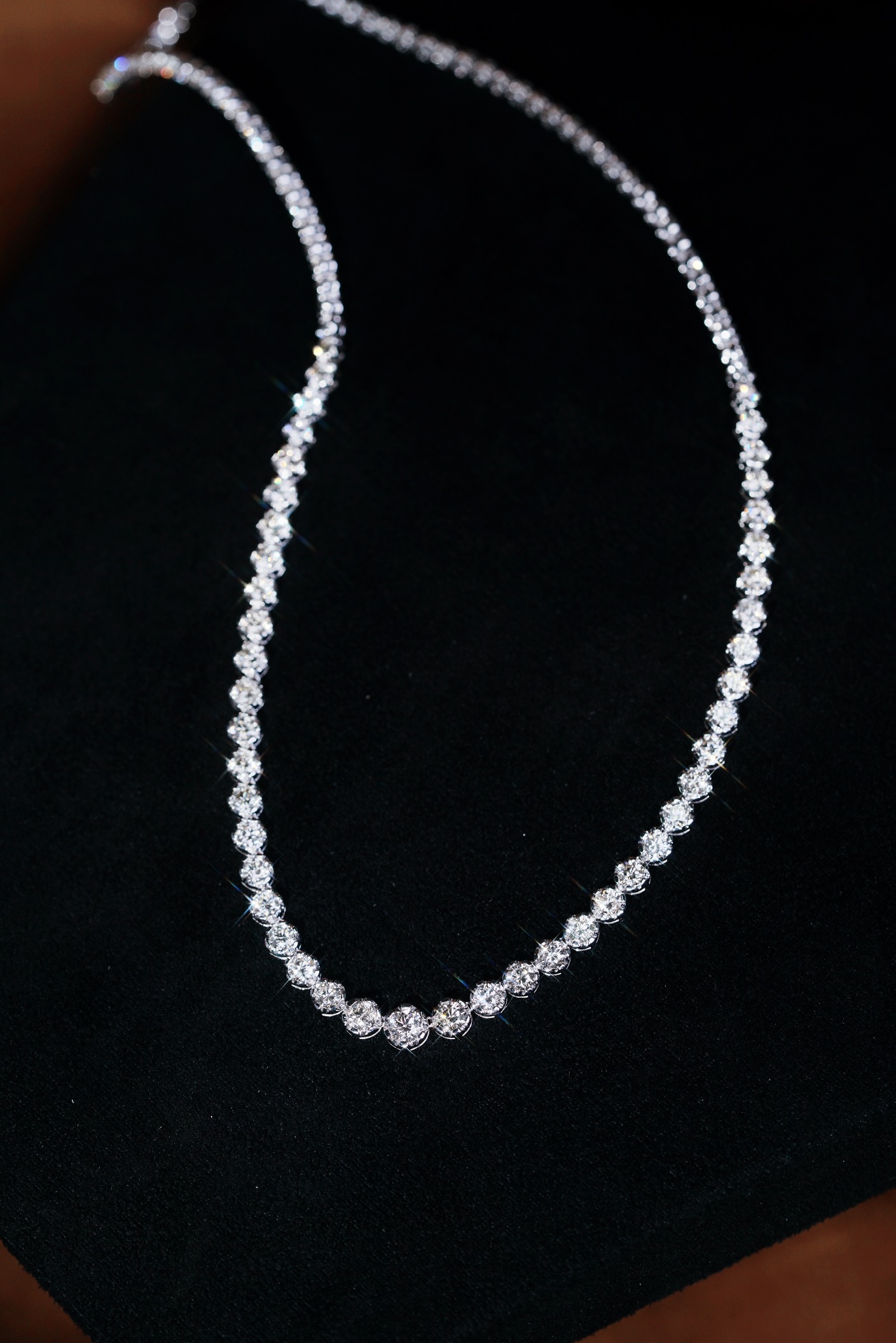 18k Gold Necklace, Luxury Diamond Necklace with Full Circle Setting, Natural Diamonds totaling 7.65ct
