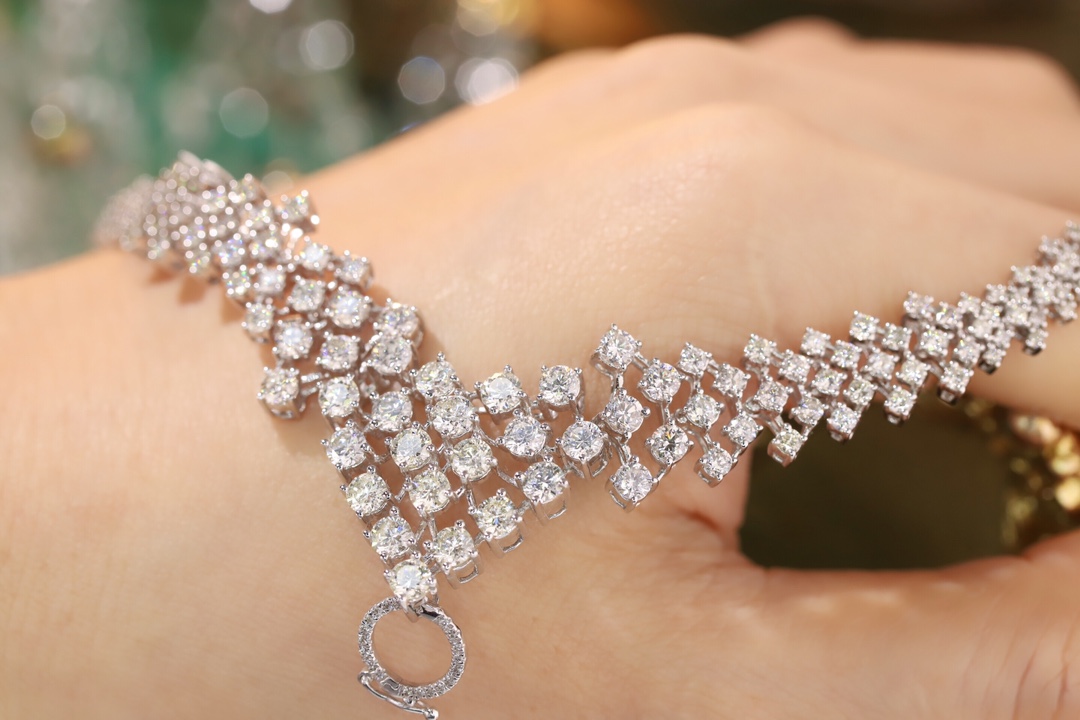 18k Gold Necklace – Luxurious Diamond-Set Evening Gown Necklace with 10ct Natural Diamonds