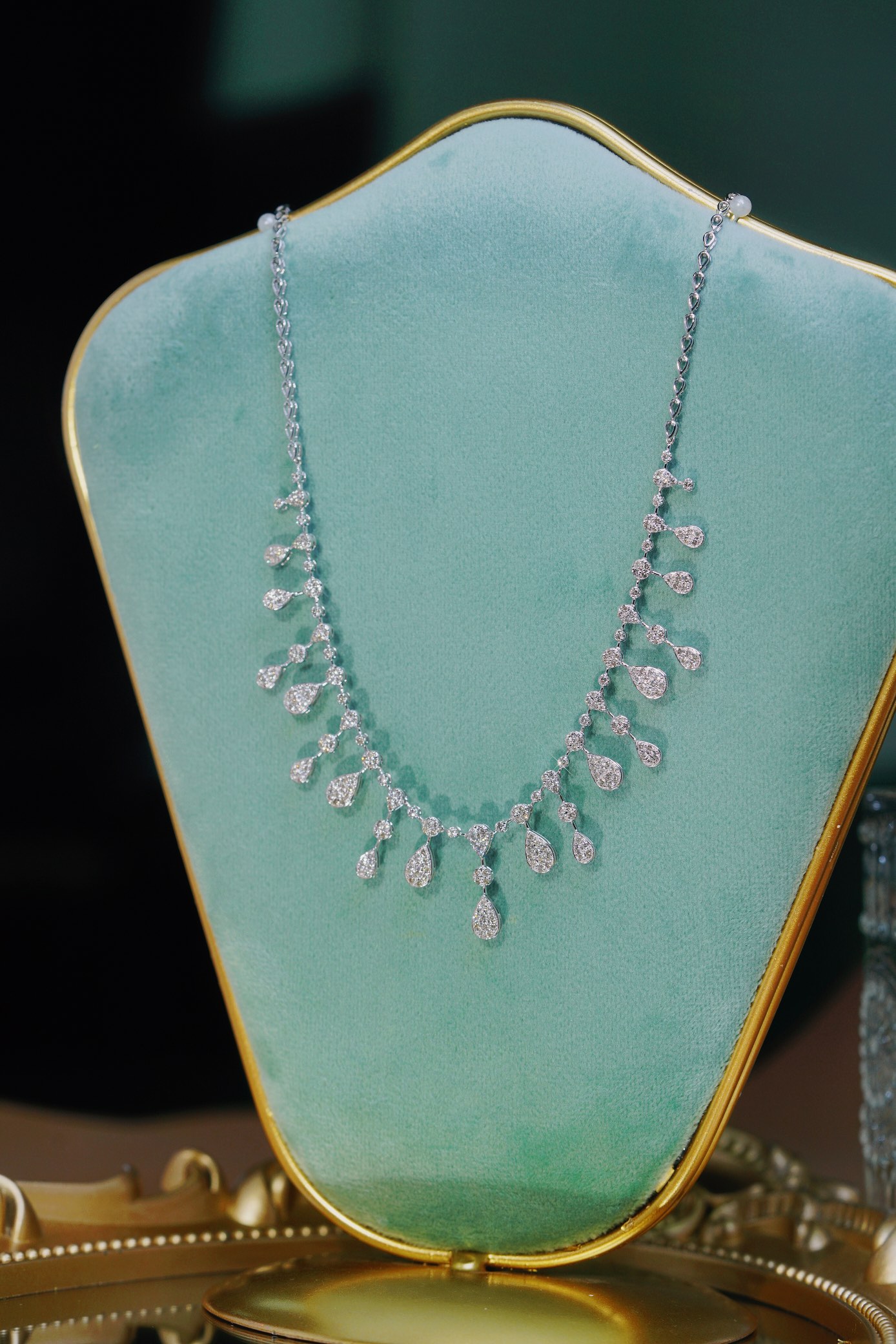18k Gold Necklace, Luxury Semi-Circle Diamond Necklace with 2.70ct Natural Diamonds