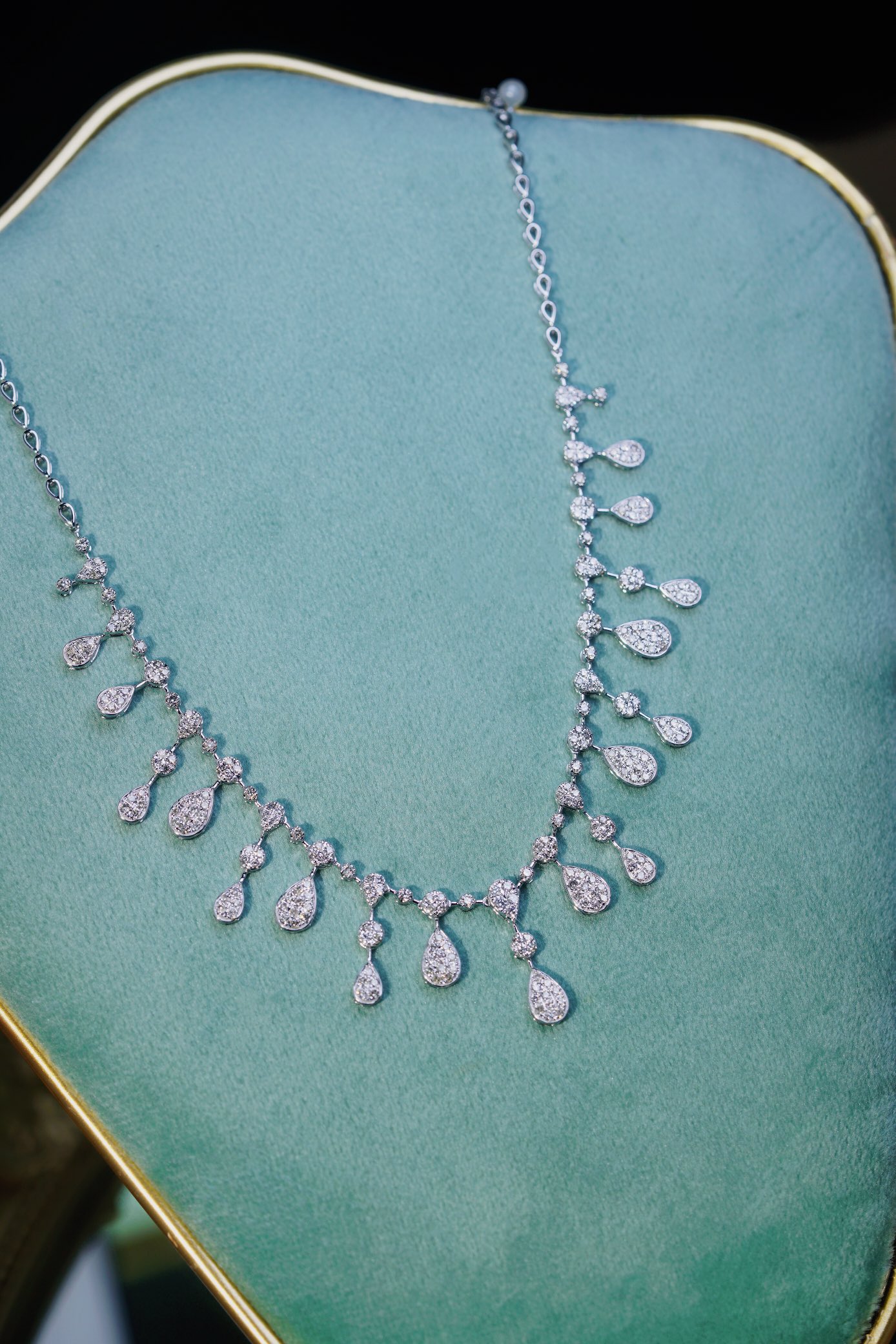 18k Gold Necklace, Luxury Semi-Circle Diamond Necklace with 2.70ct Natural Diamonds