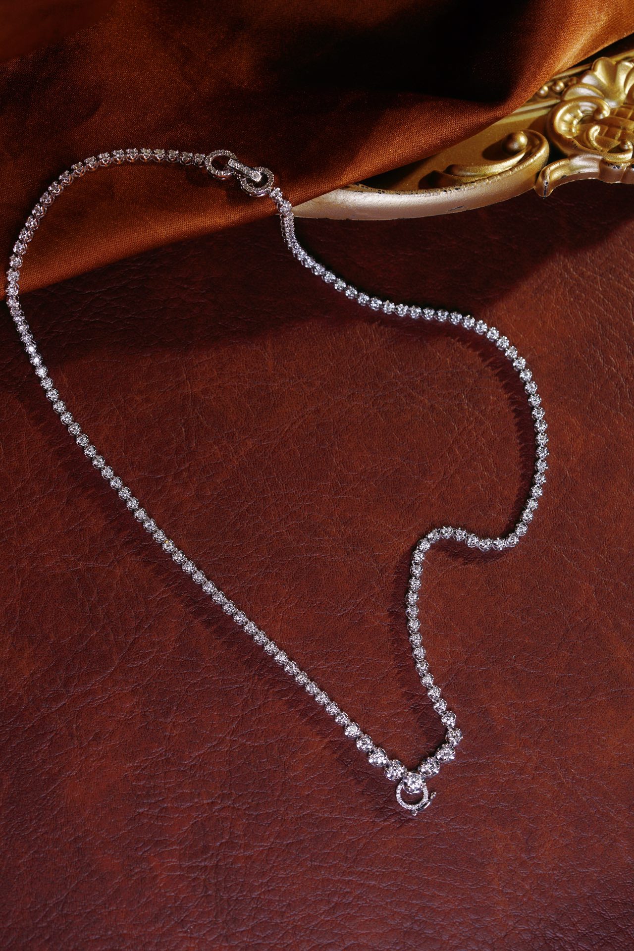 18k Gold Necklace with Luxury Diamond-Set Evening Gown Chain; Natural Diamonds totaling 3.50ct