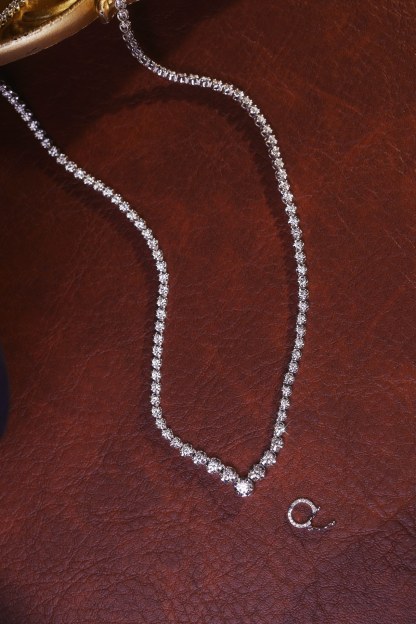 18k Gold Necklace with Luxury Diamond-Set Evening Gown Chain; Natural Diamonds totaling 3.50ct