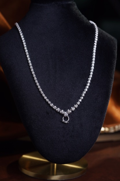 18k Gold Necklace with Luxury Diamond-Set Evening Gown Chain; Natural Diamonds totaling 3.50ct