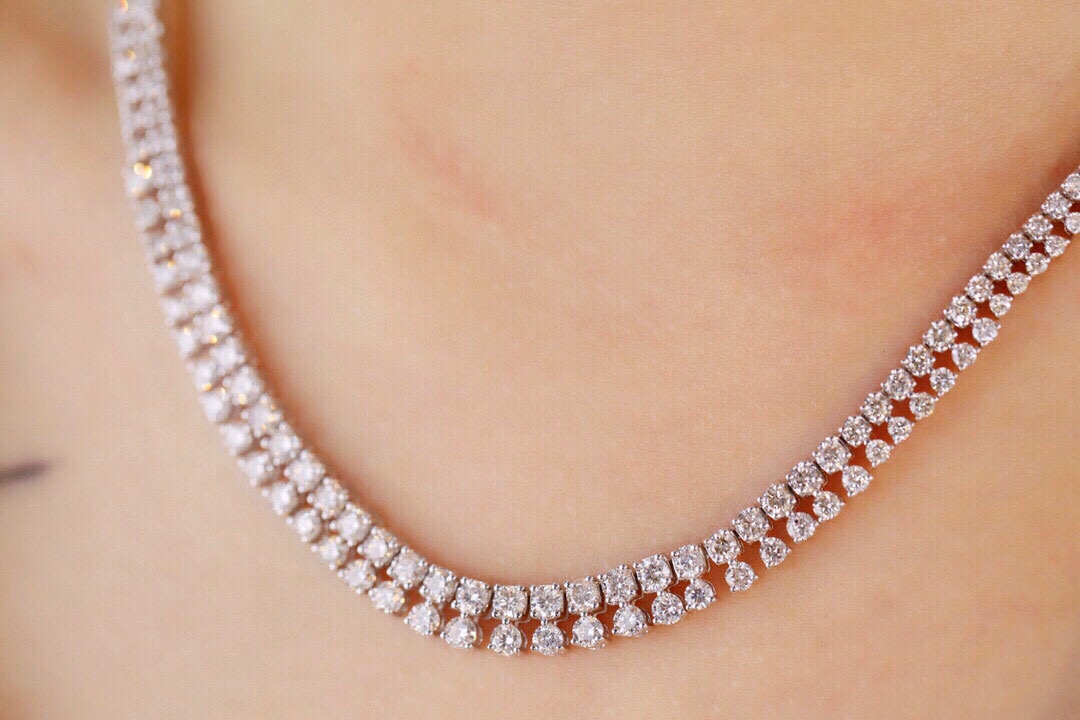 18k Gold Necklace with Luxury Diamond-Set Evening Gown Chain; Natural Diamonds totaling 10ct