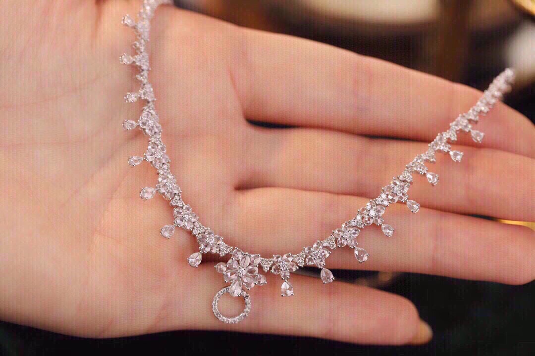 18k Gold Necklace with Luxury Diamond-Set Evening Gown Chain; Natural Diamonds totaling 5ct