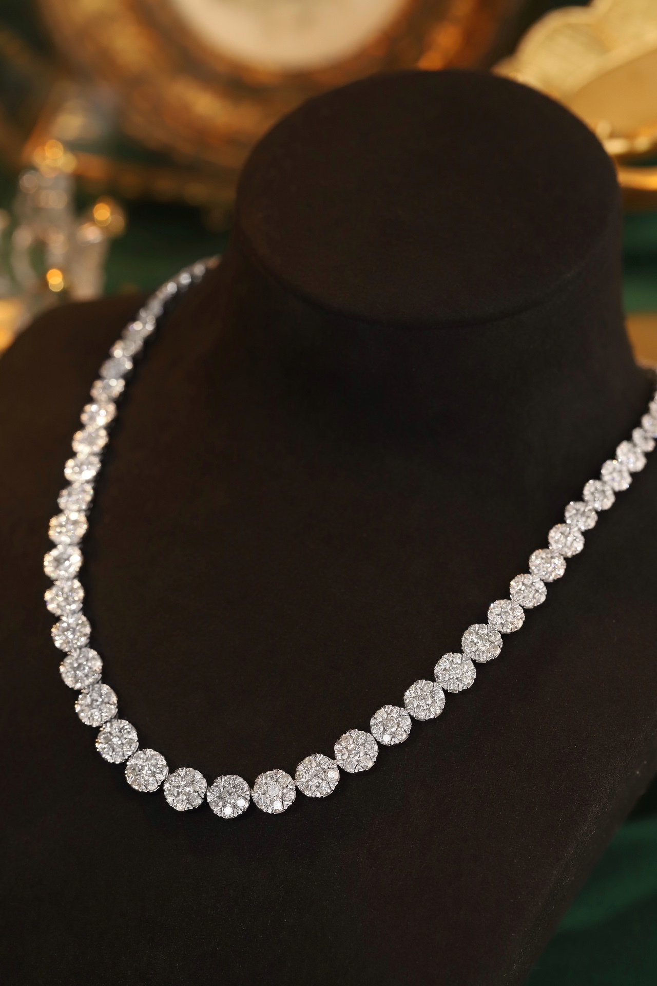 18k Gold Necklace with Luxury Diamond-Set Evening Gown Chain; Natural Diamonds totaling 13ct