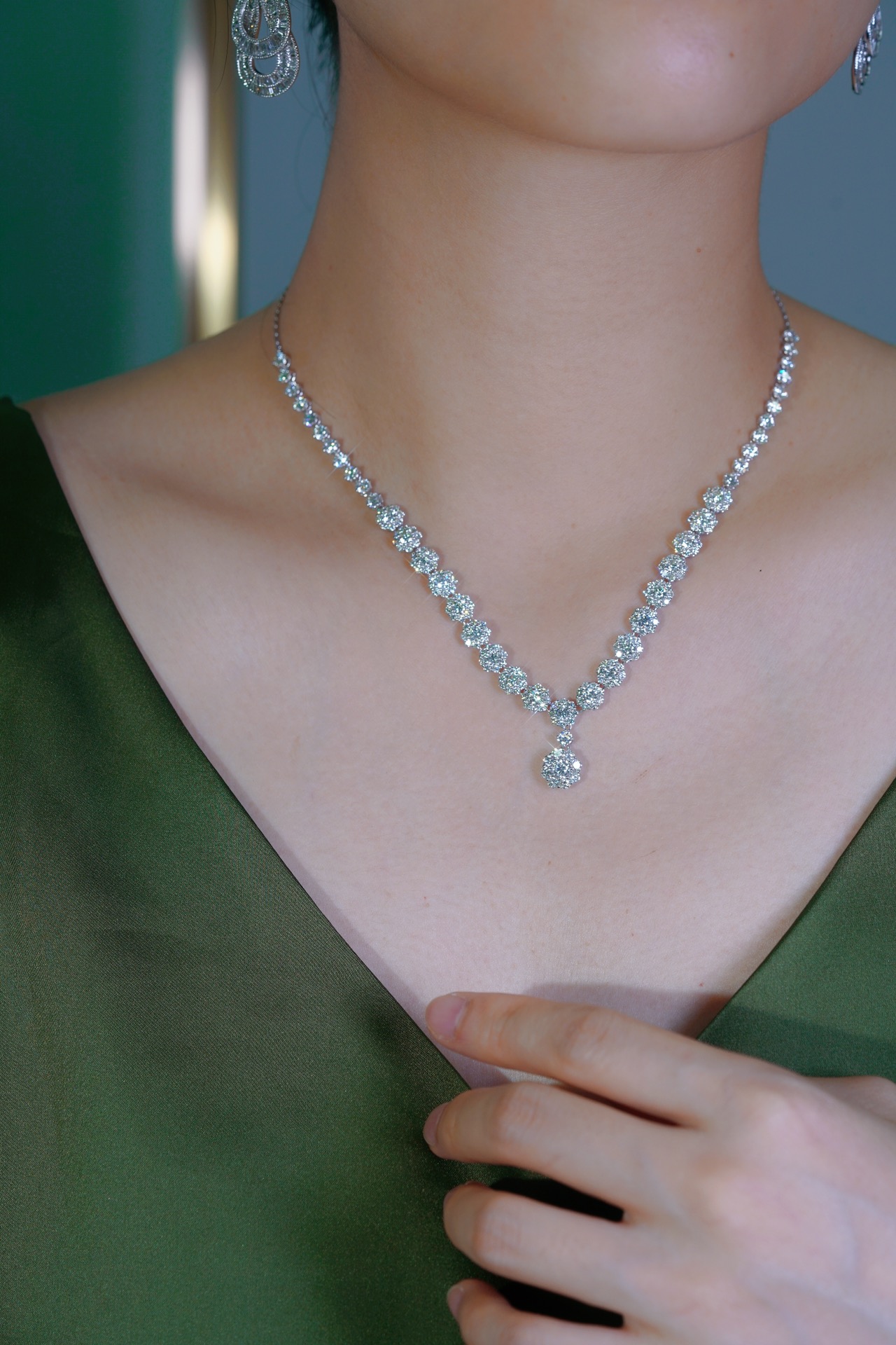 18k Gold Necklace, Luxury Semi-Circle Diamond Necklace with 9.20ct Natural Diamonds