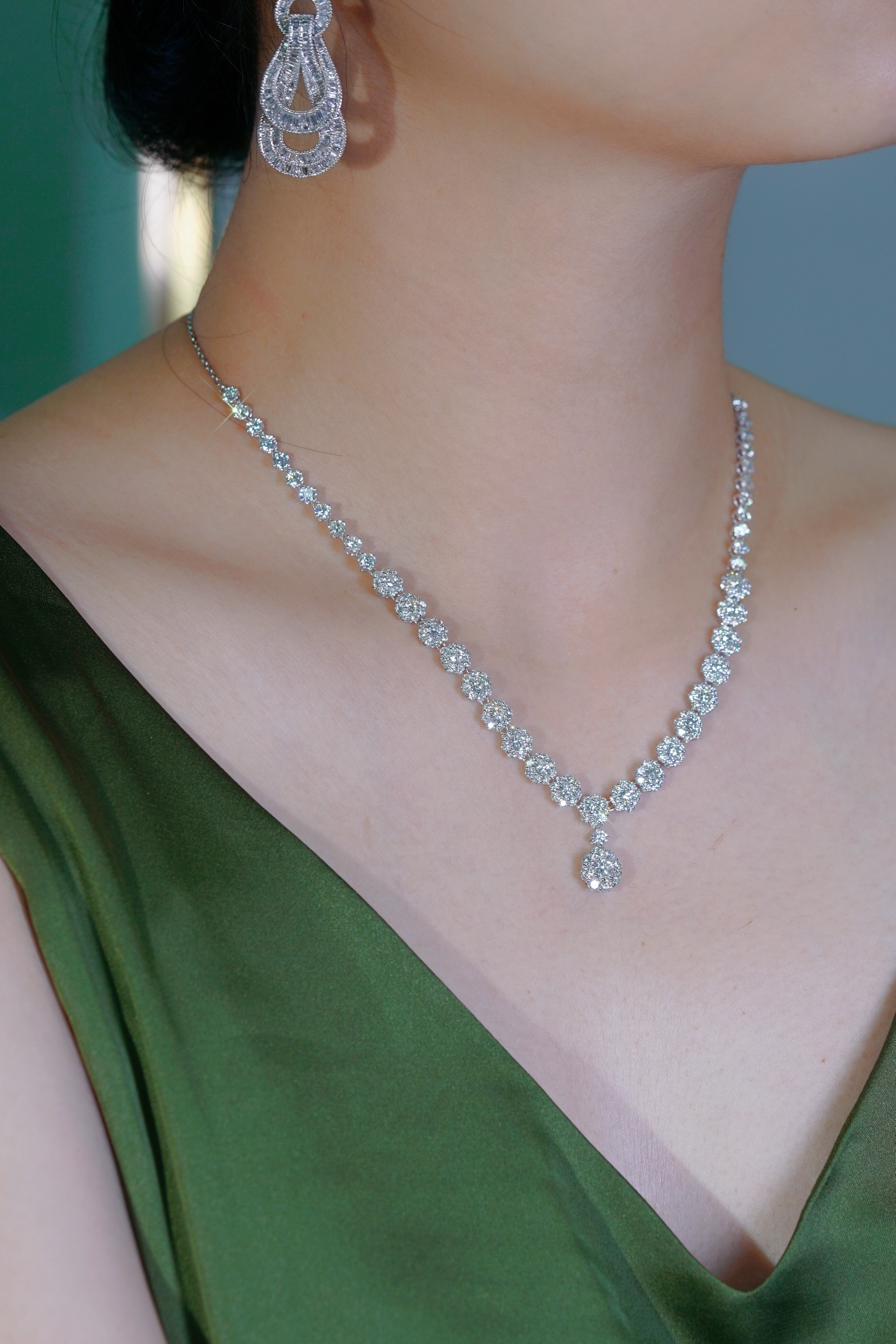 18k Gold Necklace, Luxury Semi-Circle Diamond Necklace with 9.20ct Natural Diamonds