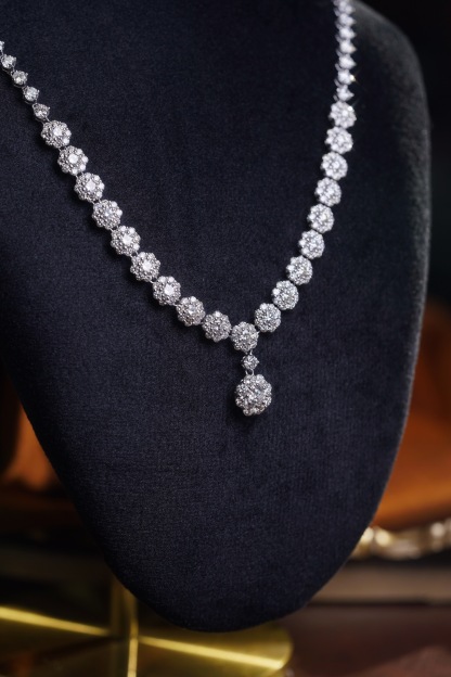 18k Gold Necklace, Luxury Semi-Circle Diamond Necklace with 9.20ct Natural Diamonds